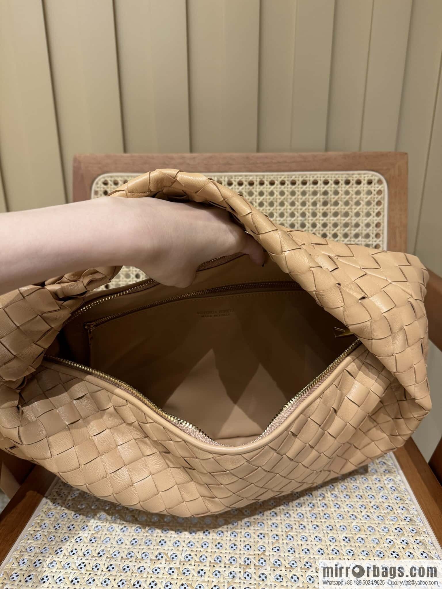 BV Jodie Shoulder Backpack 600261 Almond
