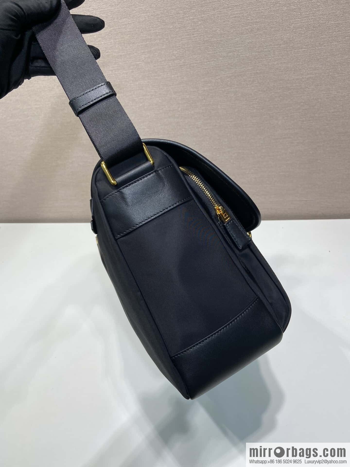 PRADA 🎉 new messenger bag 🎉 1BD369🎉🎉