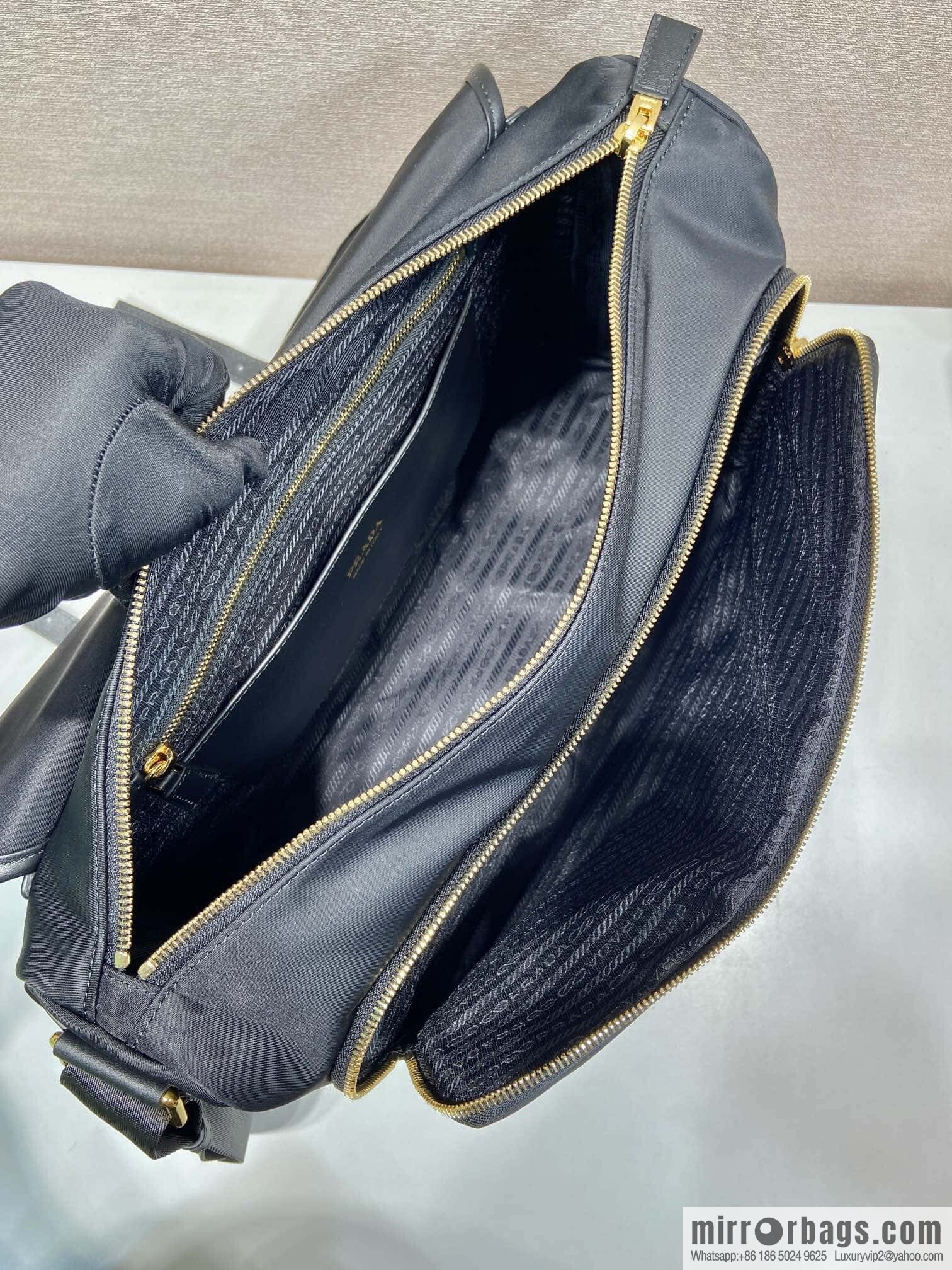PRADA 🎉 new messenger bag 🎉 1BD369🎉🎉