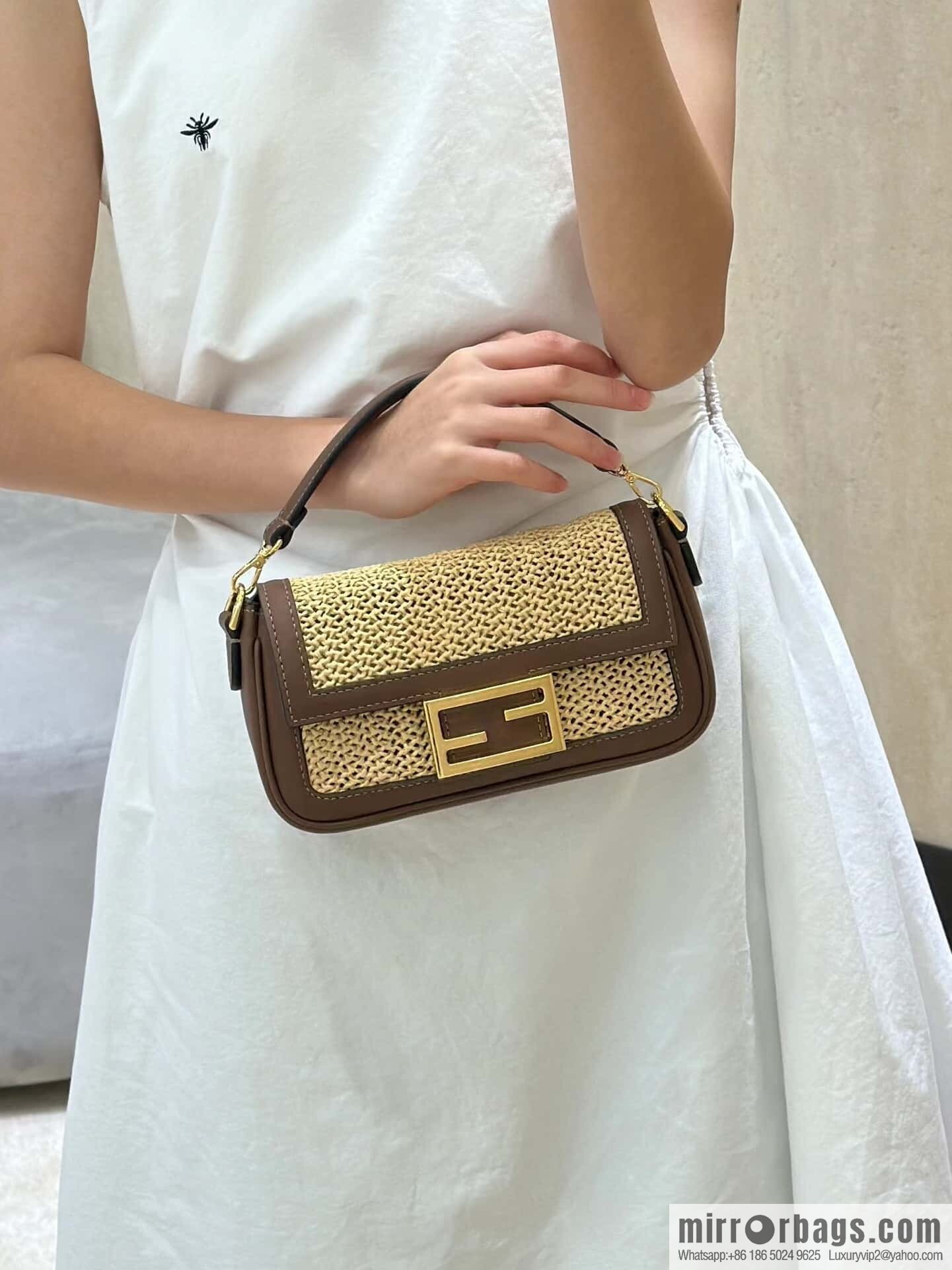 FENDI Baguette hand-woven raffia handbag, model number: 8666S red-brown