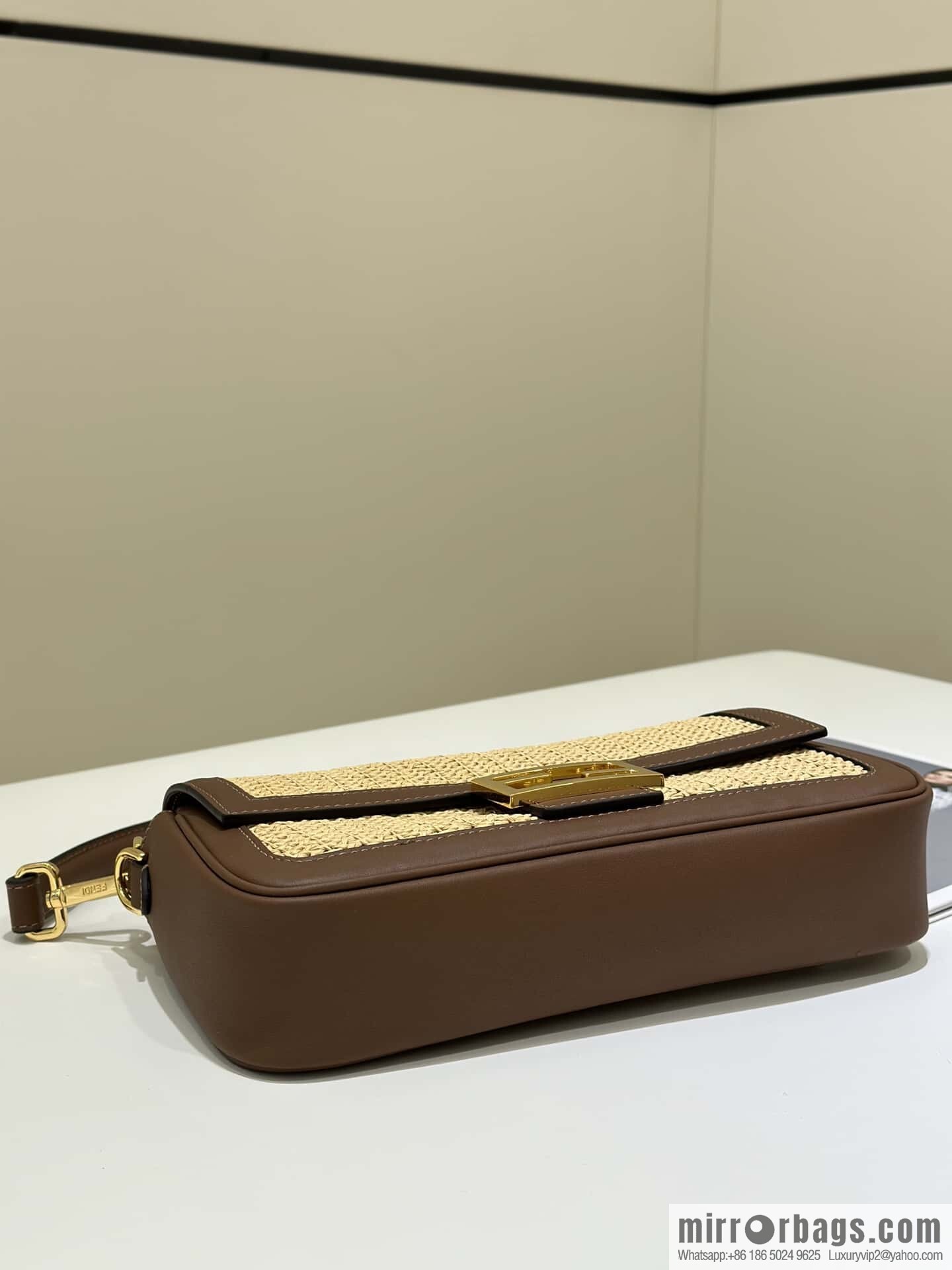 FENDI Baguette handwoven raffia handbag, model number: model number: 8666L red brown