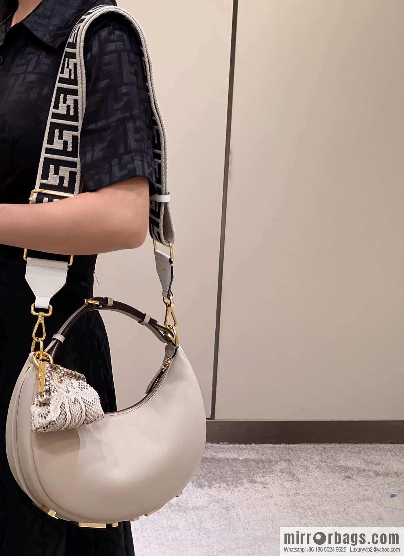 FENDI Fendigraphy armpit bag, model number: 80056m light gray