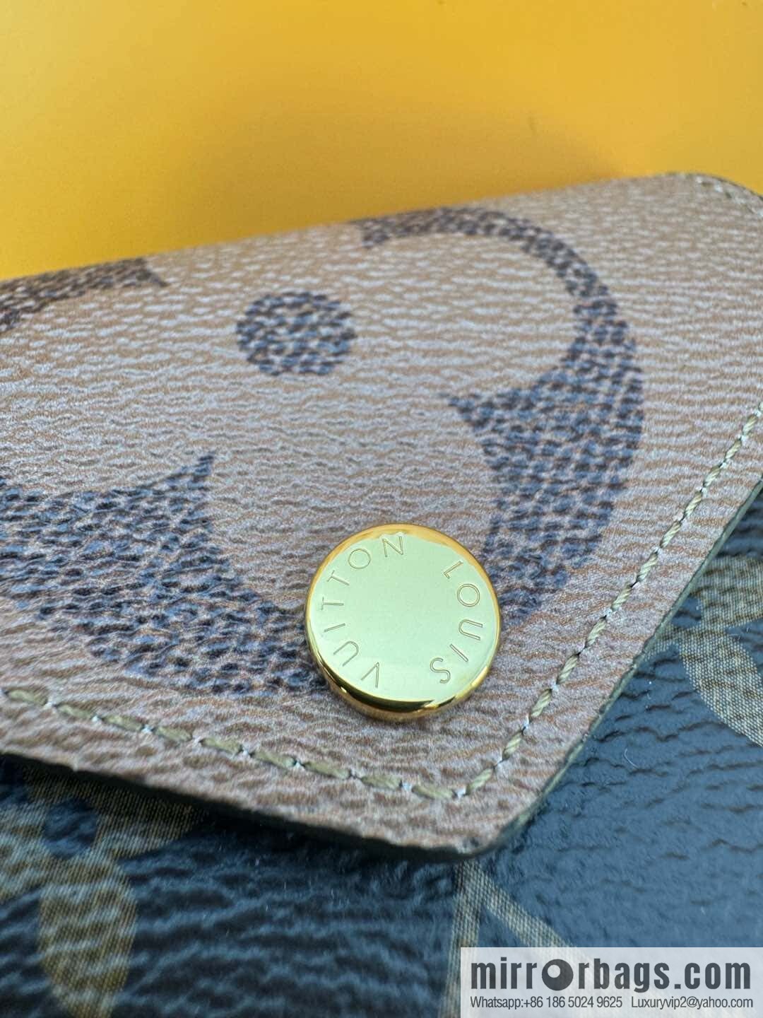 LV M80725 [Official all-steel chip version] This Zoé wallet