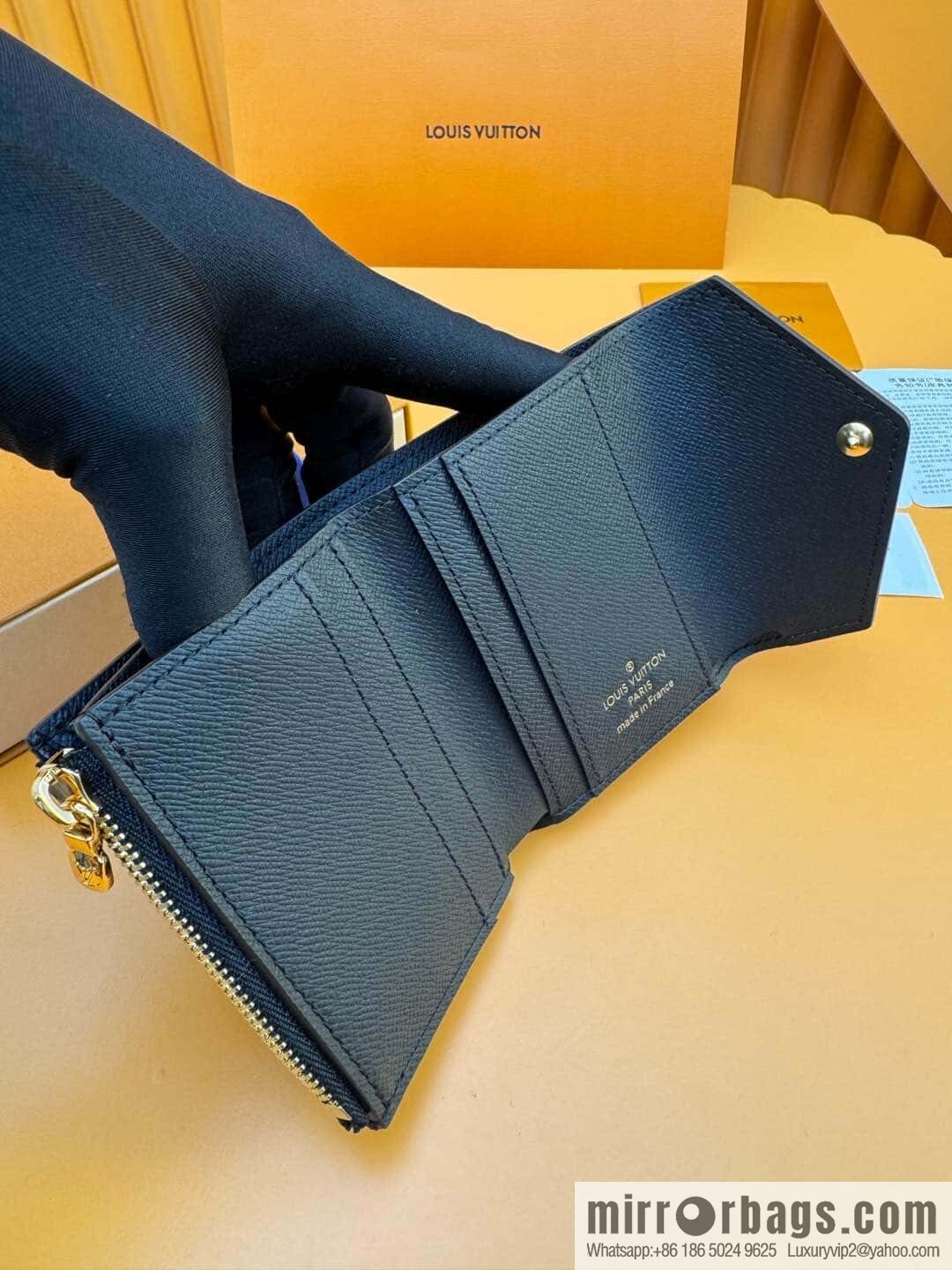 LV M80725 [Official all-steel chip version] This Zoé wallet