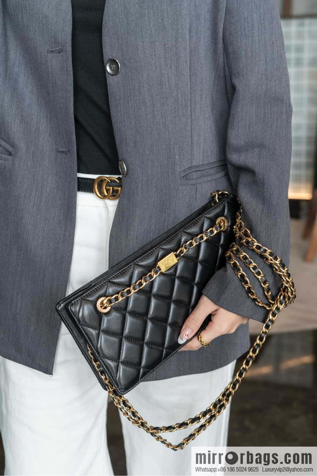 𝐂𝐡𝐚𝐧𝐞𝐥 𝟐𝟒𝐤 catwalk model, retro dinner bag, black 🖤 AS5203