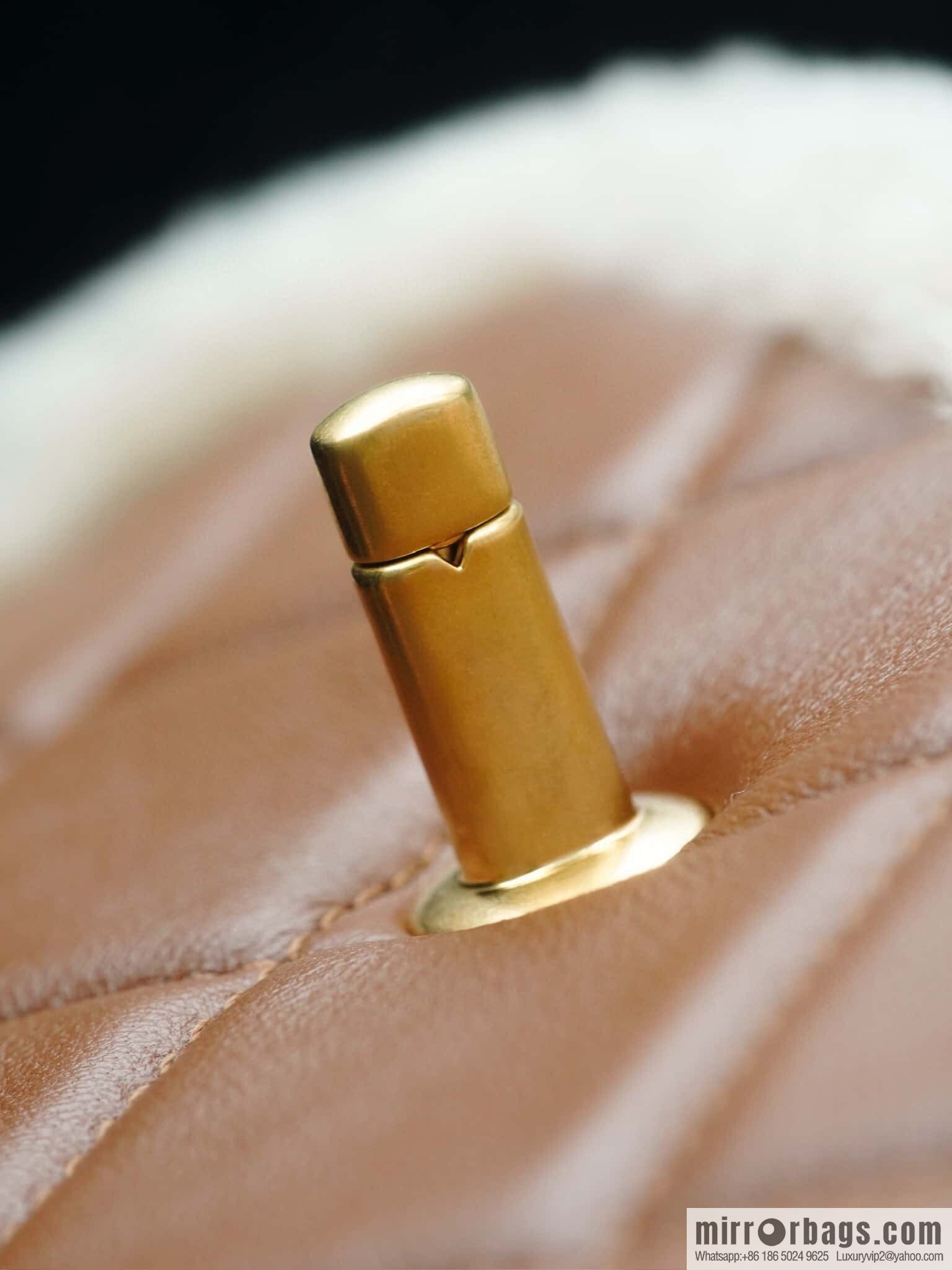 𝗖𝗵𝗮𝗻𝗲𝗹 𝟮𝟰𝗸 catwalk model | Teddy bear 🧸 lamb wool S AS5148