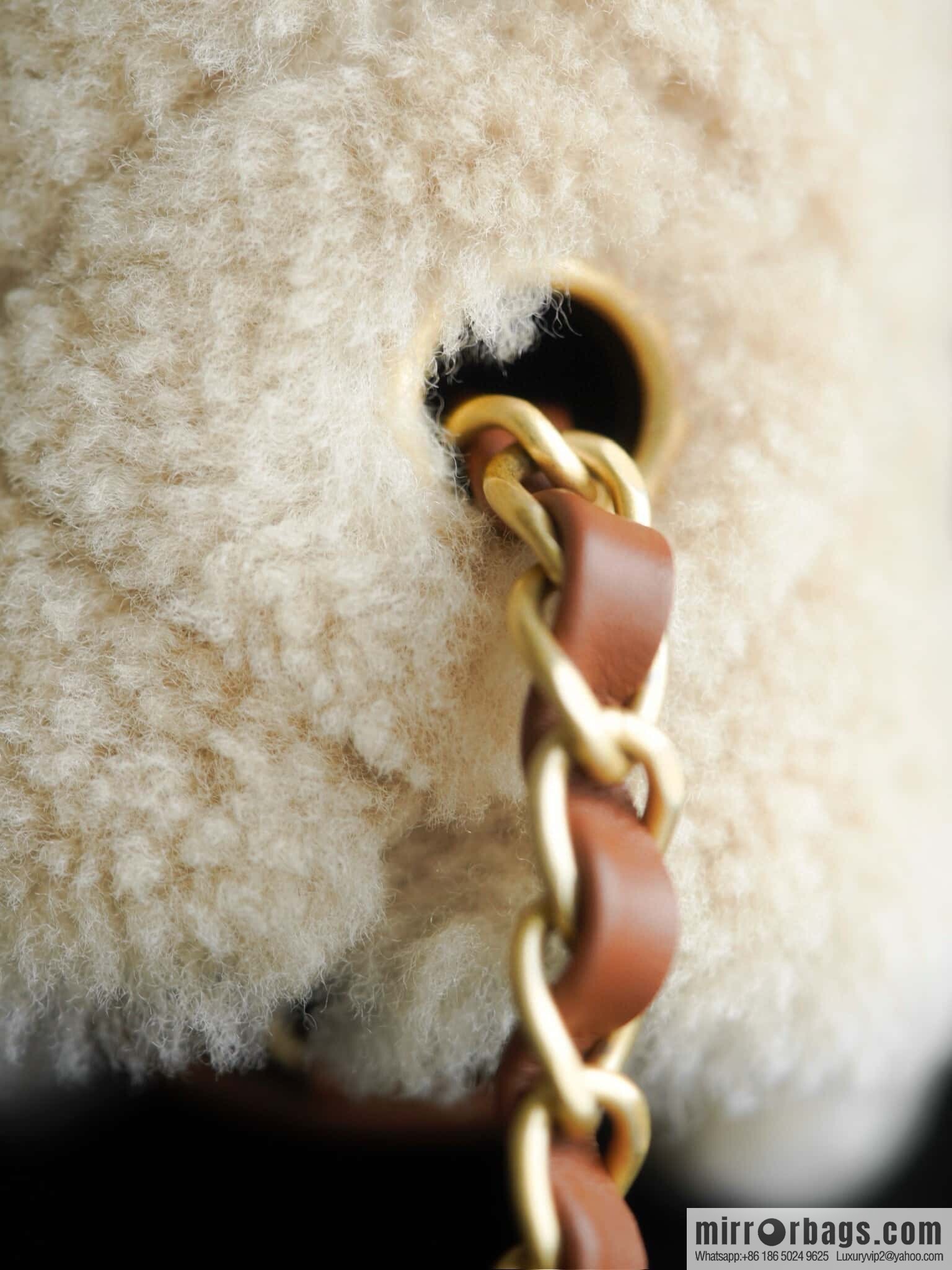 𝗖𝗵𝗮𝗻𝗲𝗹 𝟮𝟰𝗸 catwalk model | Teddy bear 🧸 lamb wool S AS5148