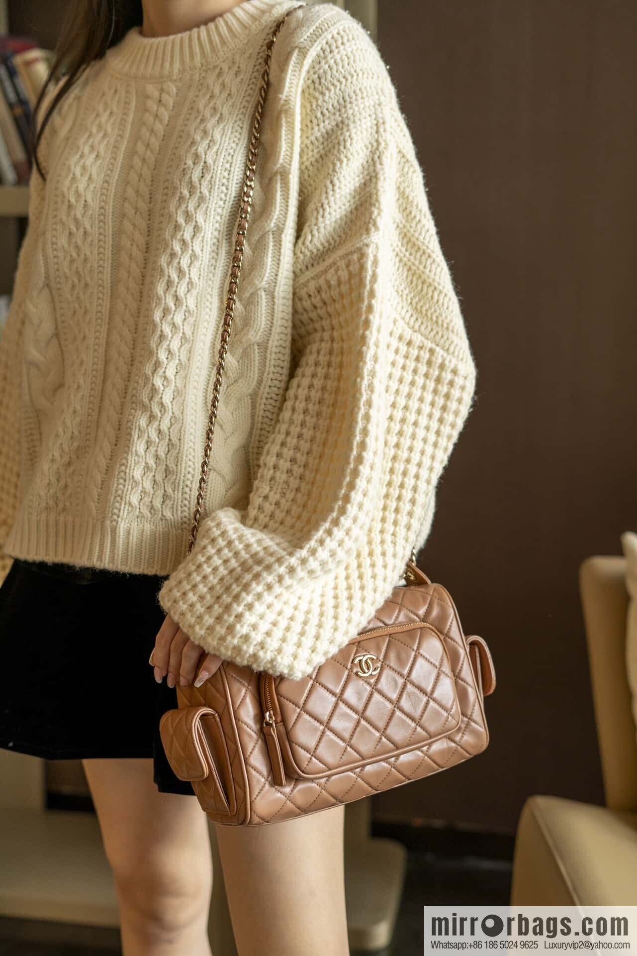 𝐂𝐇𝐀𝐍𝐄𝐋 𝟐𝟒𝐤 Camera Bag, Caramel 📷 AS5156
