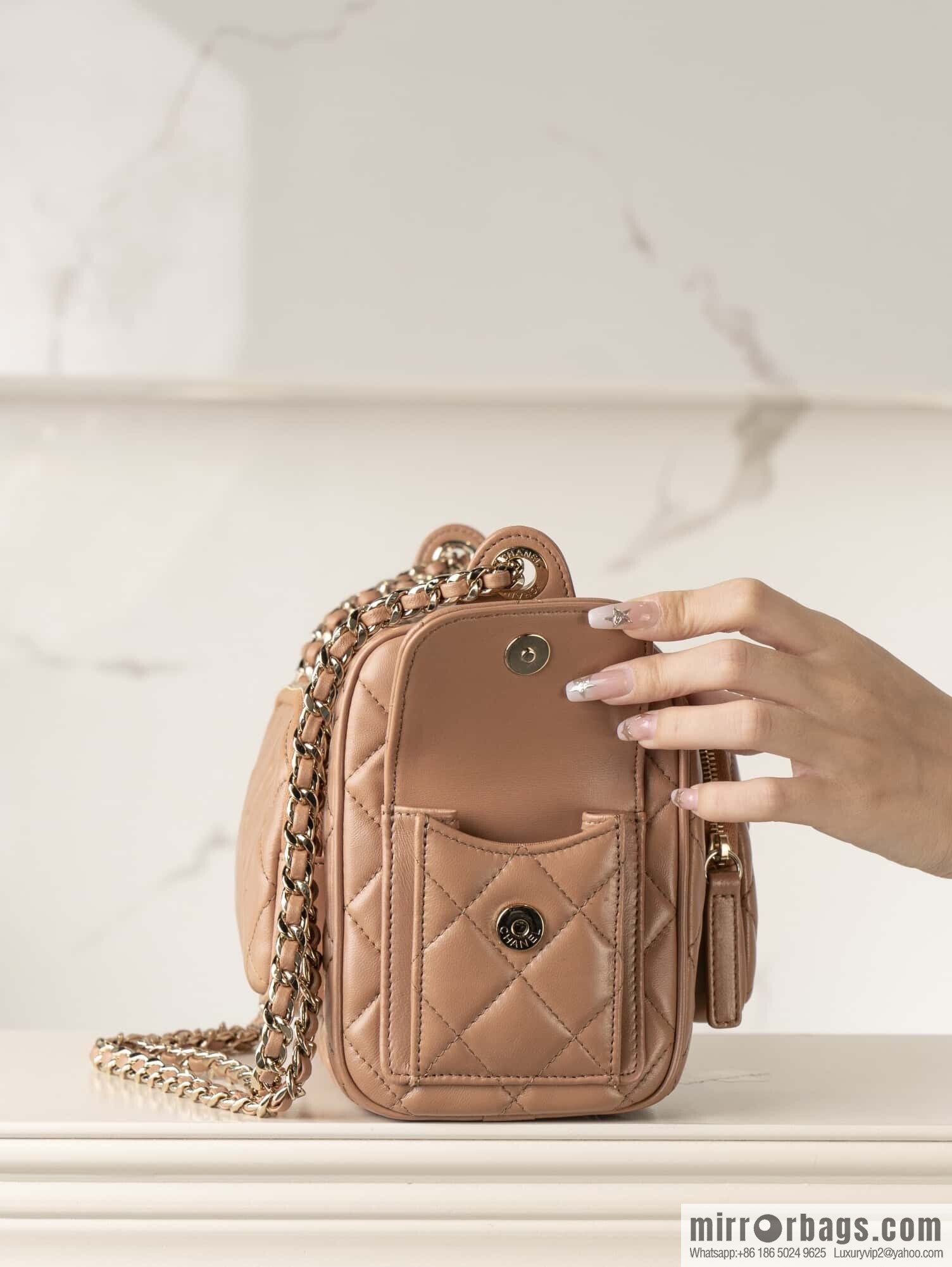 𝐂𝐇𝐀𝐍𝐄𝐋 𝟐𝟒𝐤 Camera Bag, Caramel 📷 AS5156