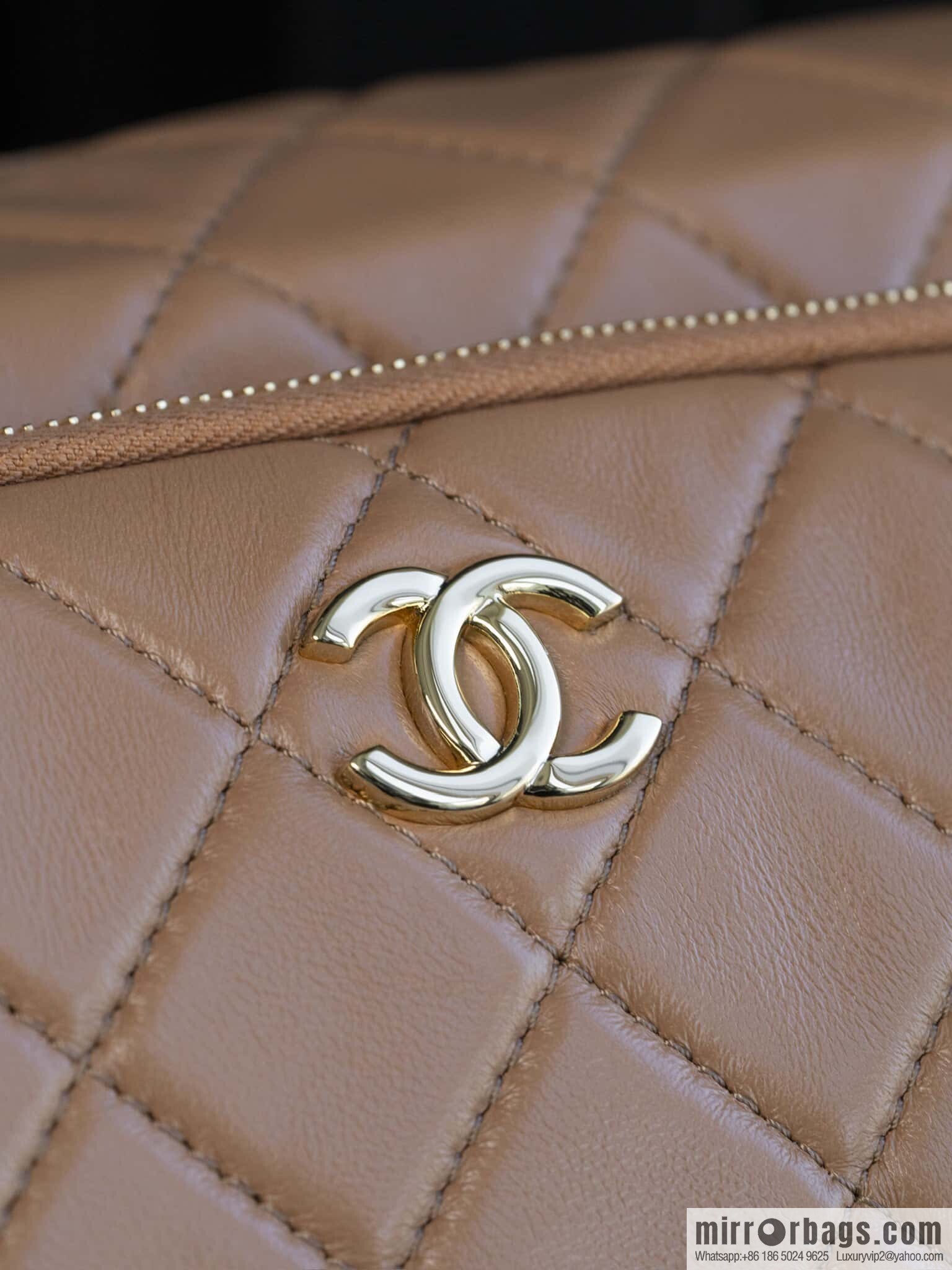 𝐂𝐇𝐀𝐍𝐄𝐋 𝟐𝟒𝐤 Camera Bag, Caramel 📷 AS5156
