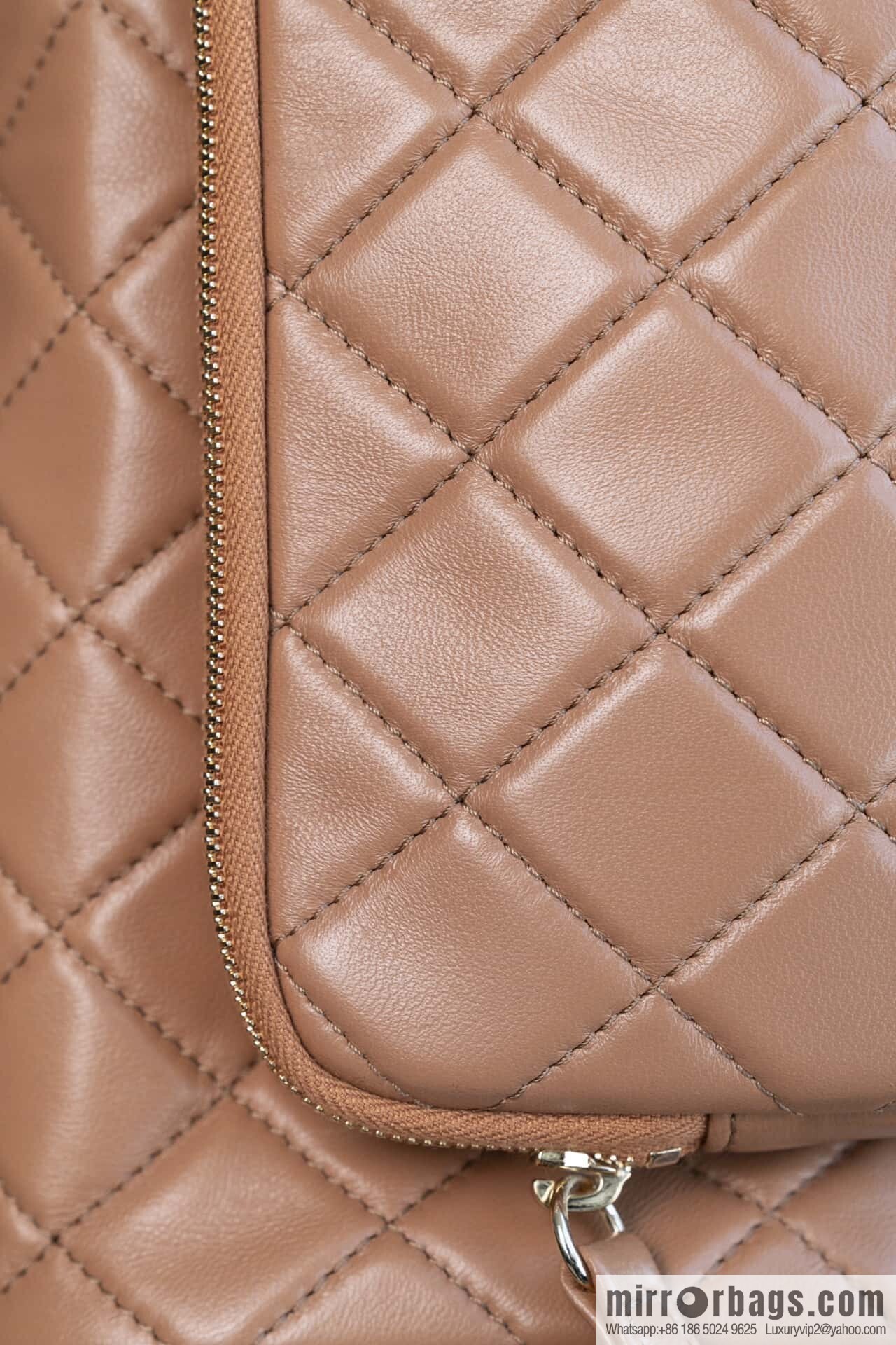 𝐂𝐇𝐀𝐍𝐄𝐋 𝟐𝟒𝐤 Camera Bag, Caramel 📷 AS5156