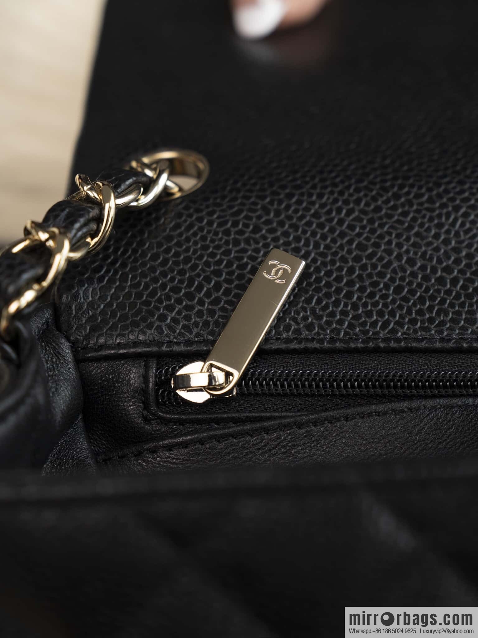 𝗖𝗹𝗮𝘀𝘀𝗶𝗰 𝗙𝗹𝗮𝗽 | genuine skin lychee pattern, Fatty Fang, black gold 🖤 A01115