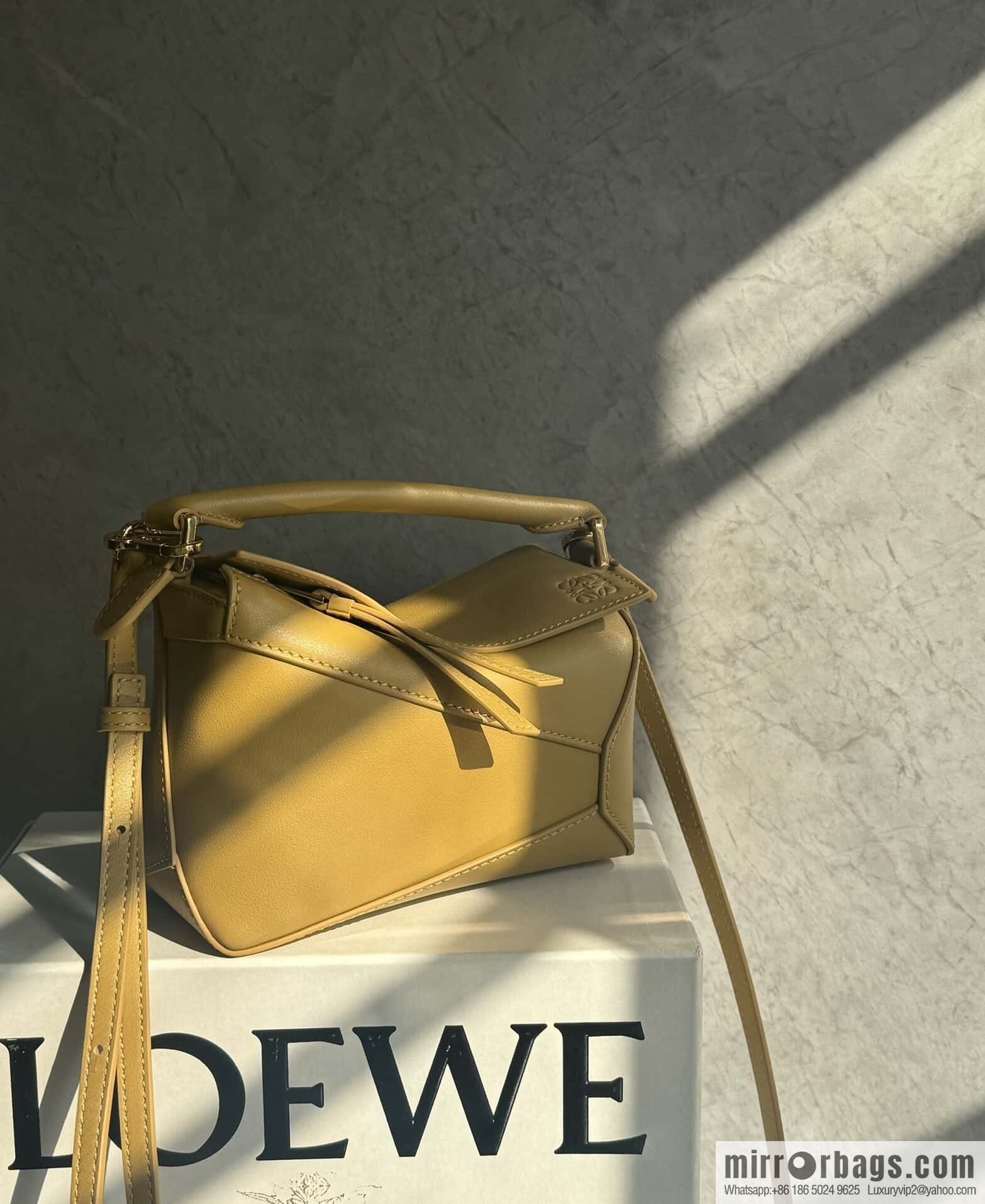 LOEWE puzzle new desert yellow 0680