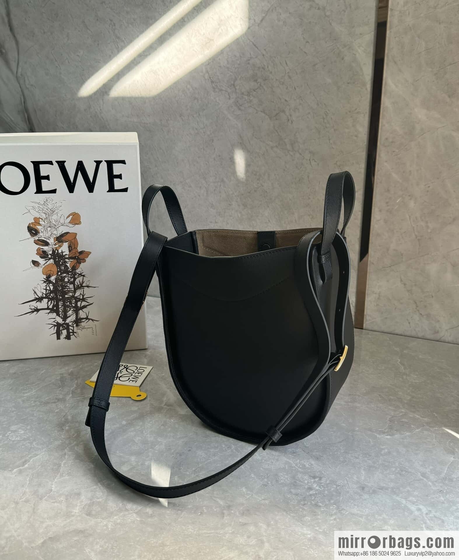 LOEWE new hammock arrival 🎉 0683 black