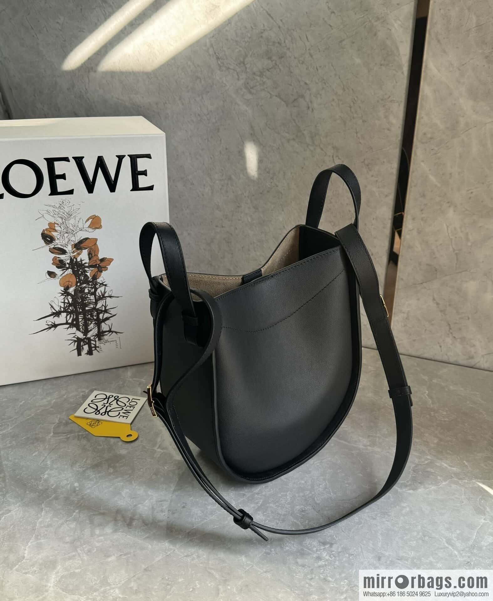 LOEWE new hammock arrival 🎉 0683 black