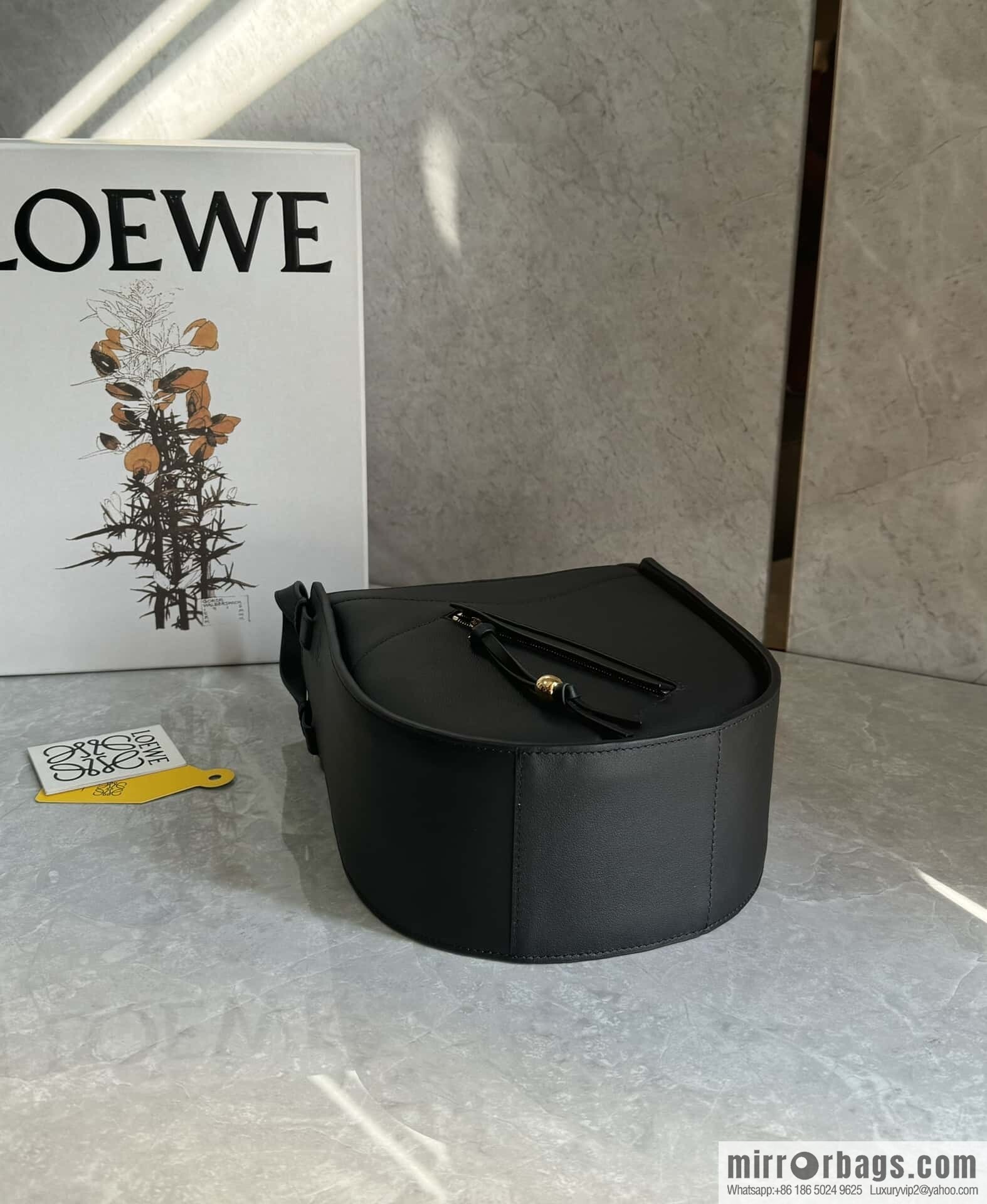LOEWE new hammock arrival 🎉 0683 black
