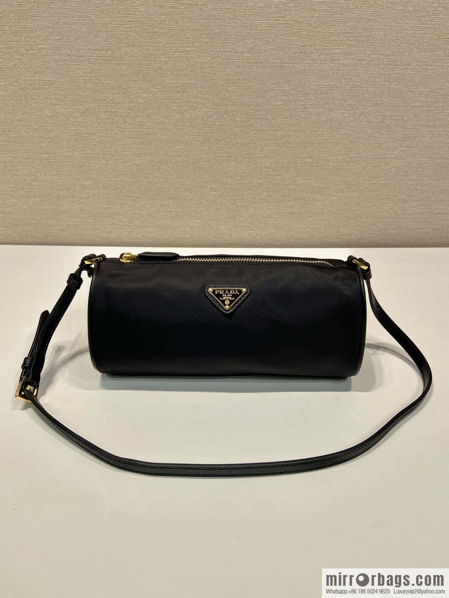 PRADA 🎉 new armpit bag 🎉 1NE058🎉🎉