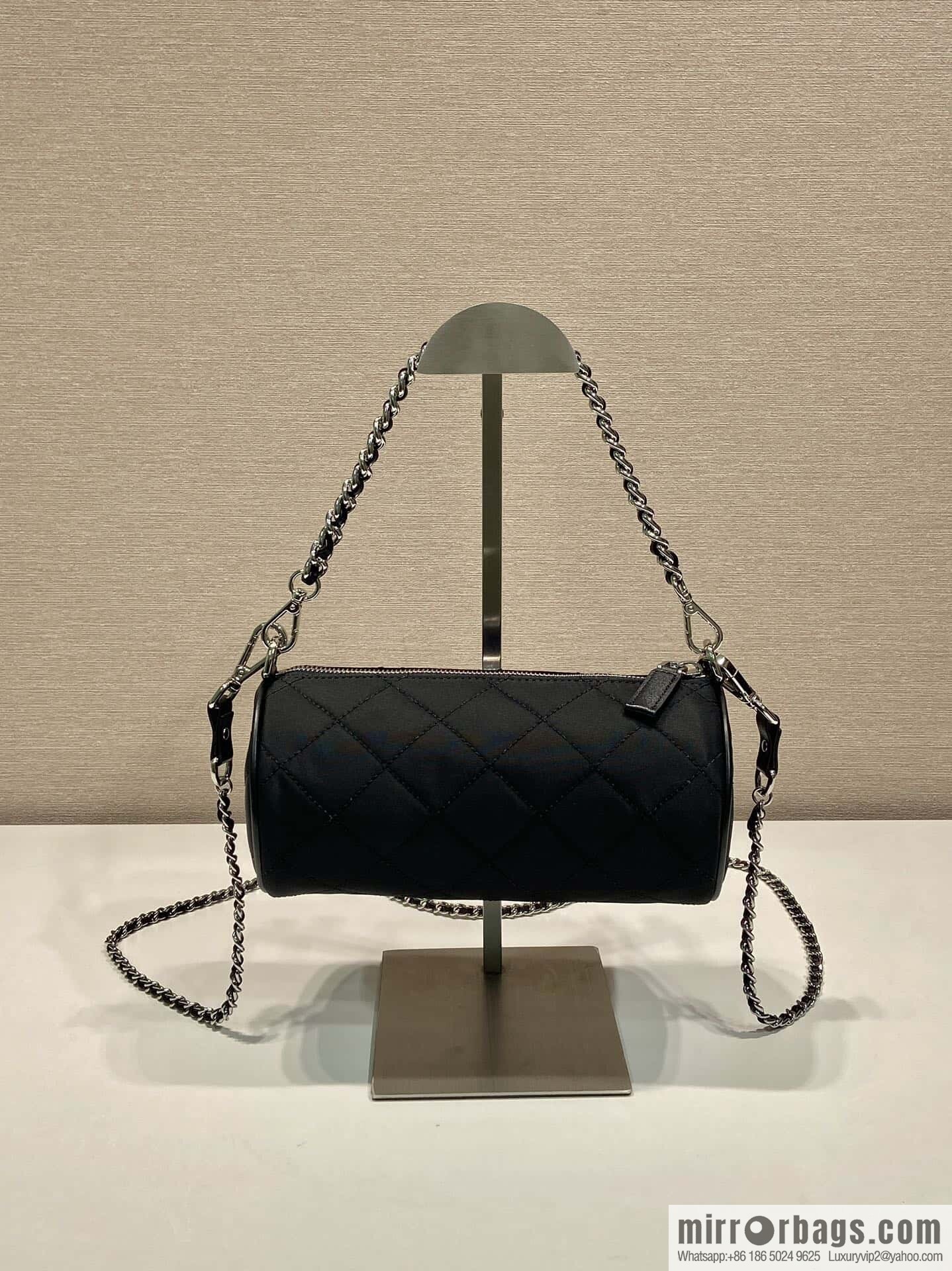PRADA 🎉 Hobo 🎉 1 NE 546 Pillow Bag🎉🎉