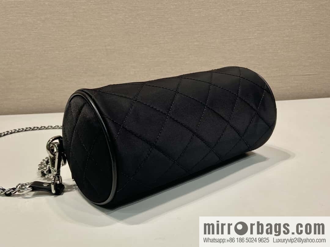 PRADA 🎉 Hobo 🎉 1 NE 546 Pillow Bag🎉🎉
