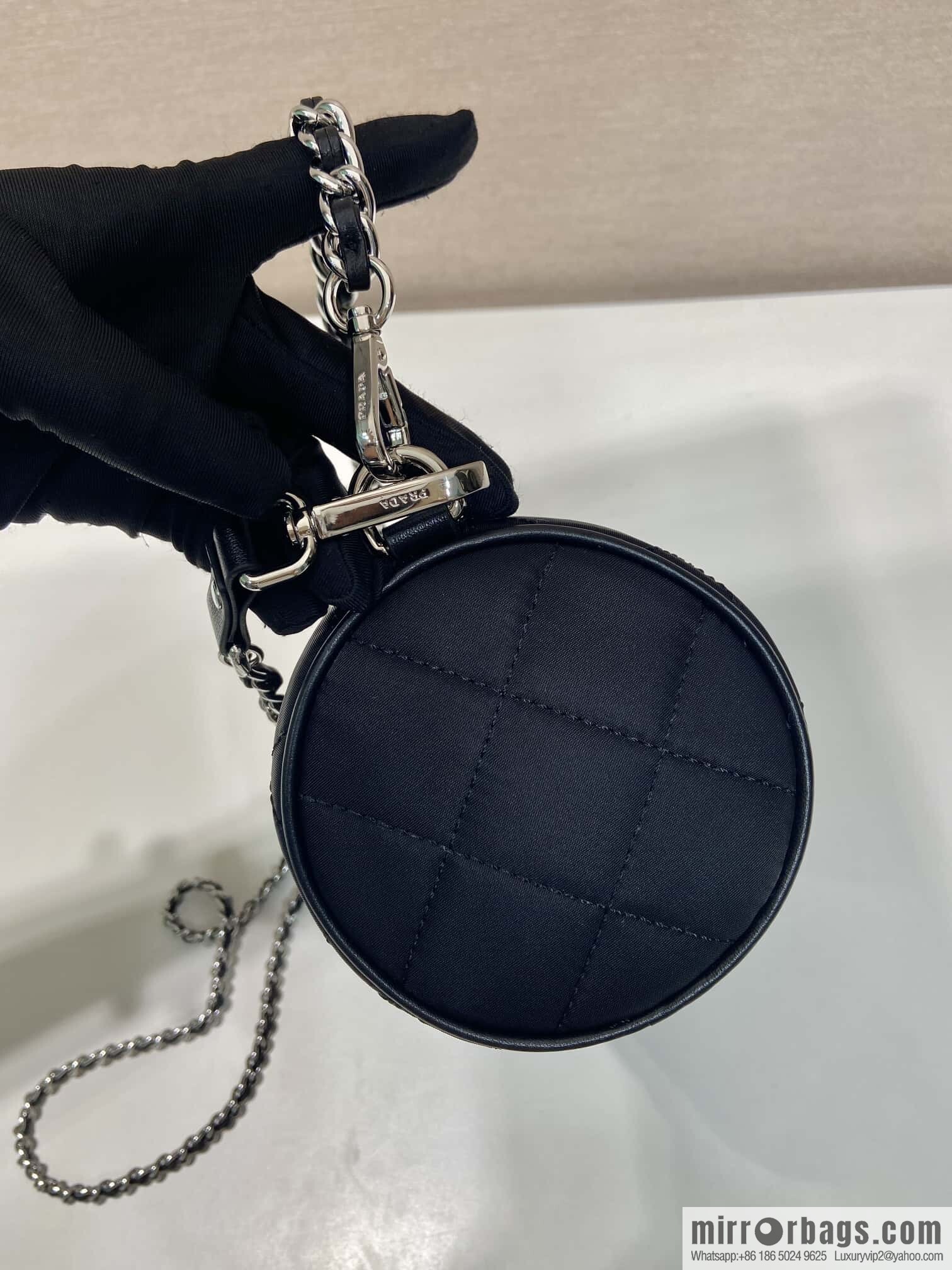 PRADA 🎉 Hobo 🎉 1 NE 546 Pillow Bag🎉🎉