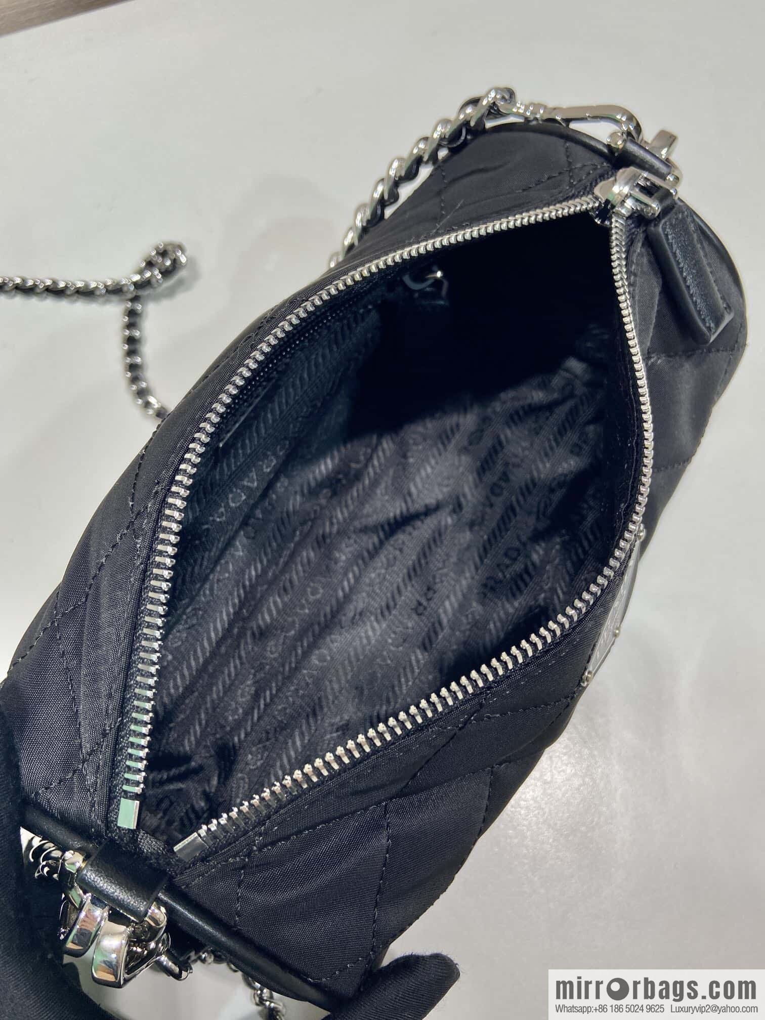 PRADA 🎉 Hobo 🎉 1 NE 546 Pillow Bag🎉🎉