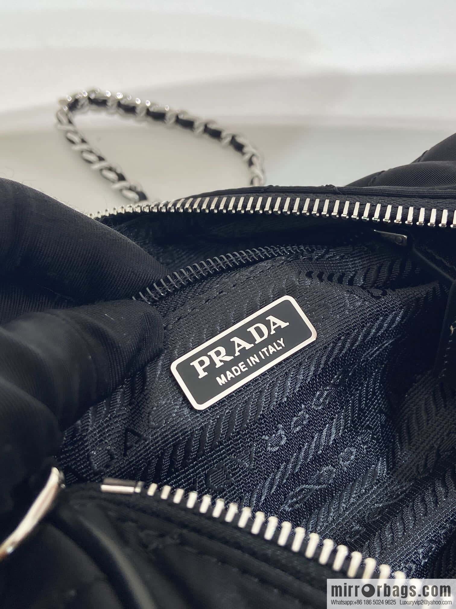 PRADA 🎉 Hobo 🎉 1 NE 546 Pillow Bag🎉🎉