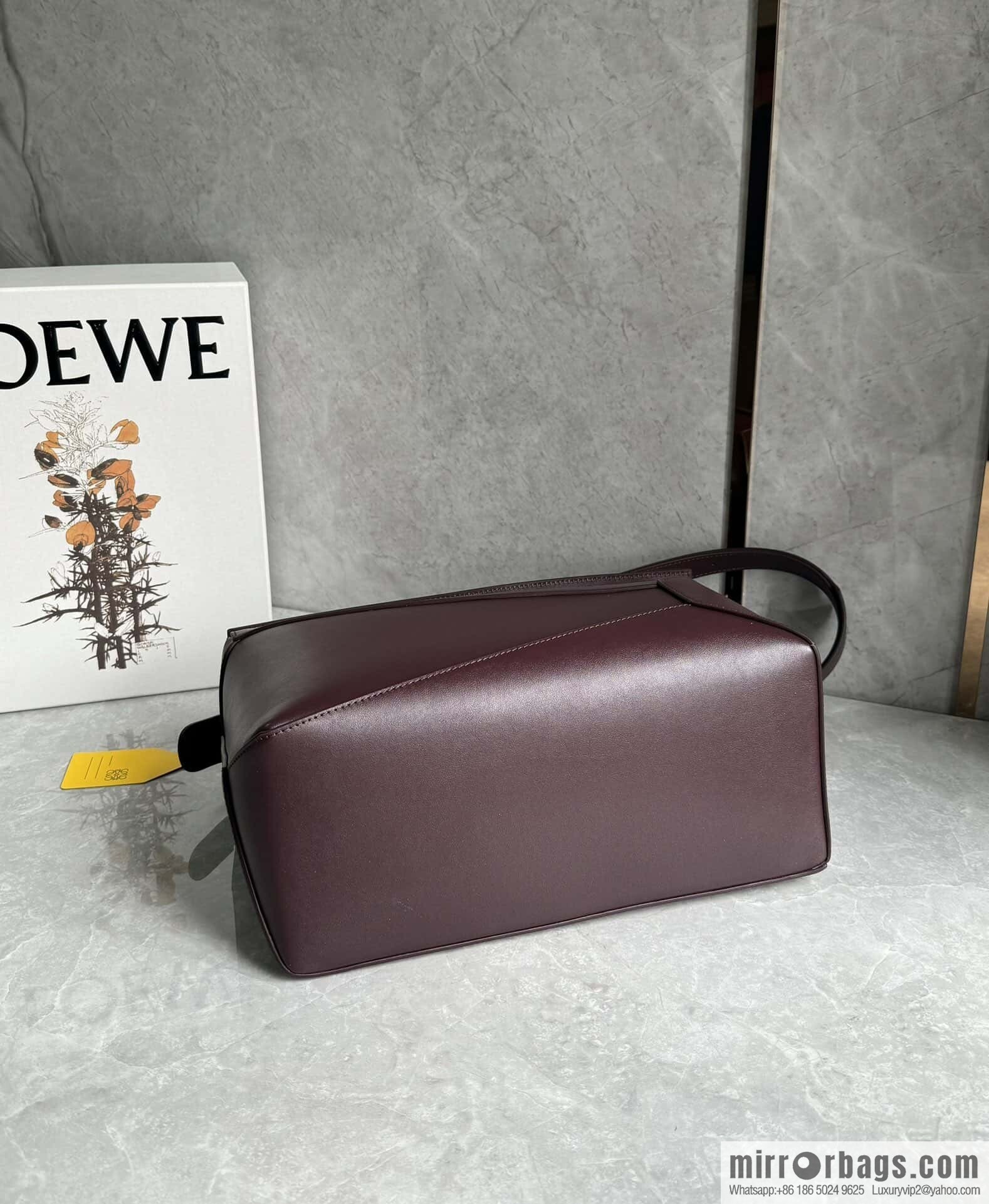 LOEWE new puzzle 0531 burgundy