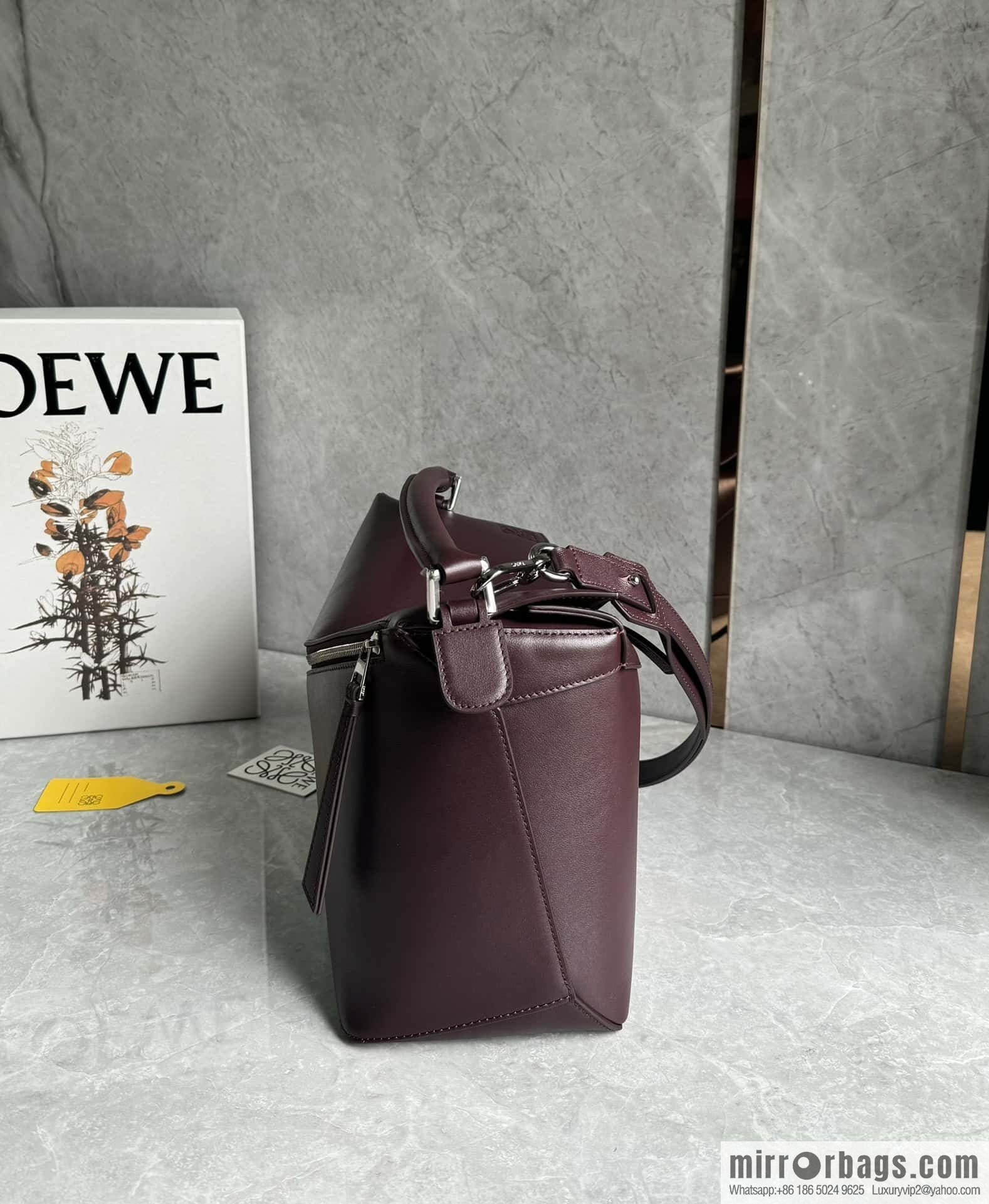 LOEWE new puzzle 0531 burgundy