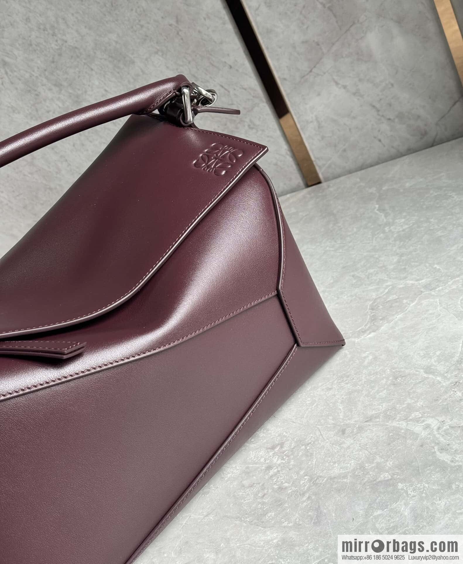 LOEWE new puzzle 0531 burgundy