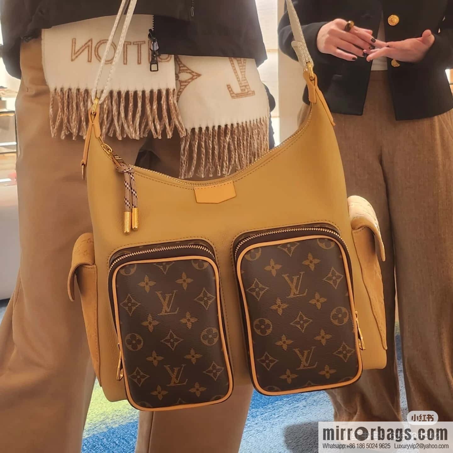 [Original order boutique] M12697 presbyopia brown, men's bag messenger bag series HOBO CARGO handbag