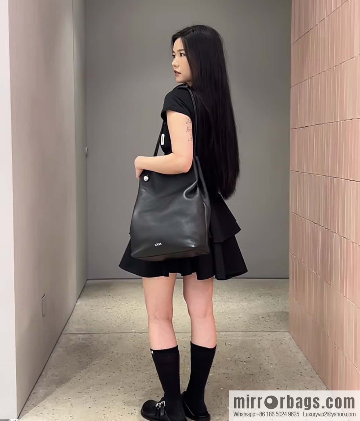 LOEWE Pebble hobo 0905 black
