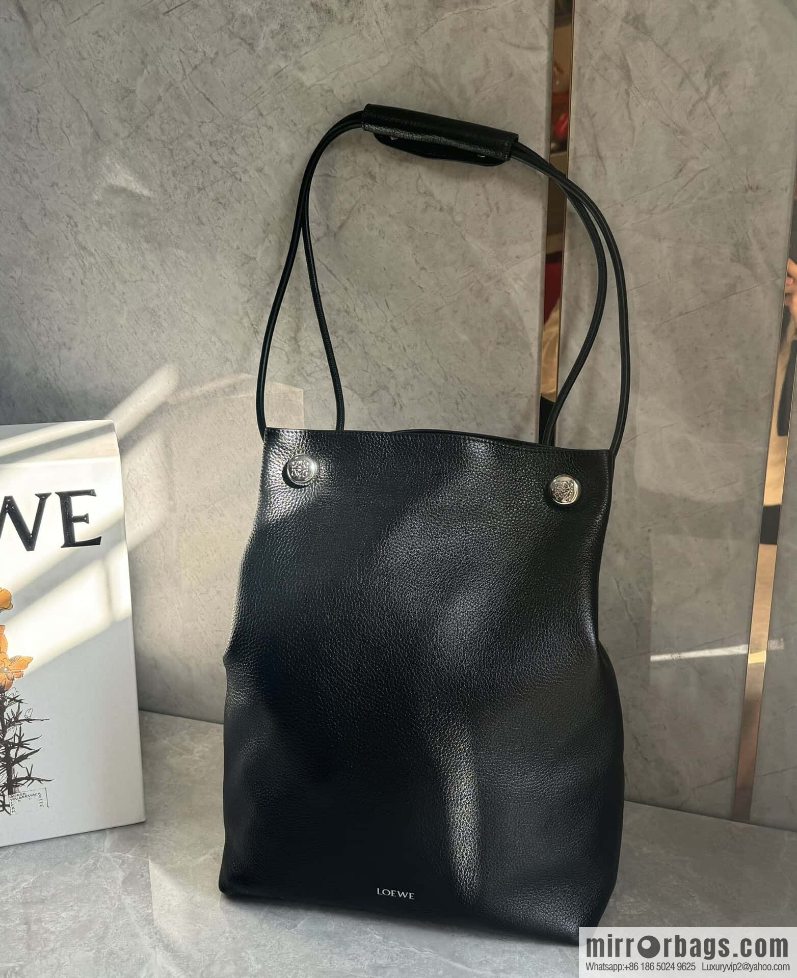 LOEWE Pebble hobo 0905 black