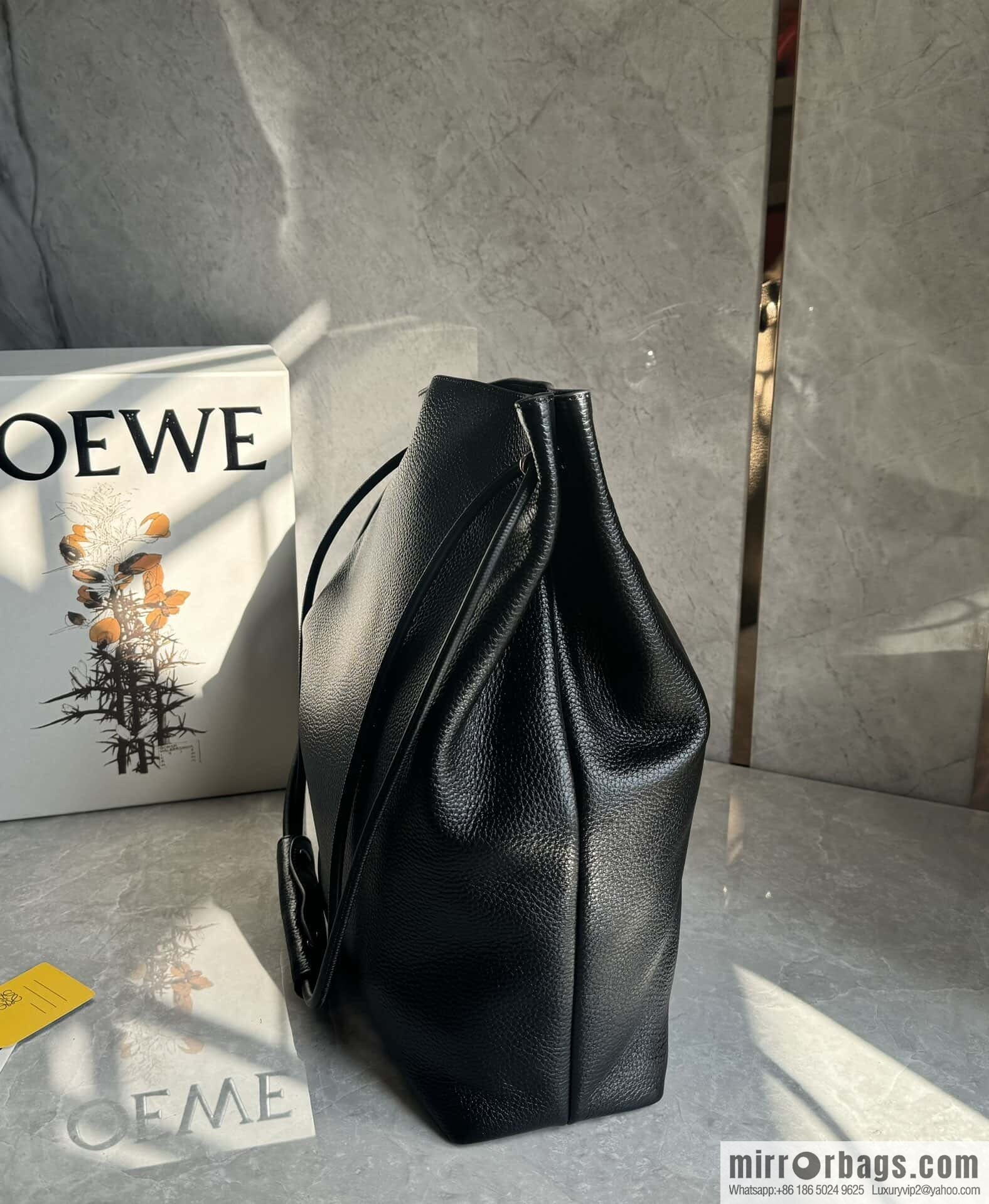 LOEWE Pebble hobo 0905 black