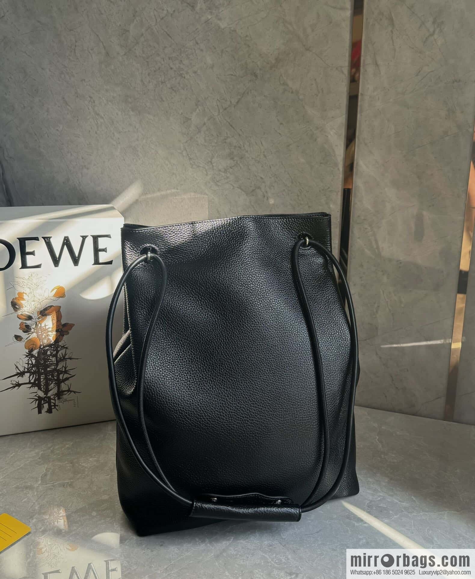 LOEWE Pebble hobo 0905 black