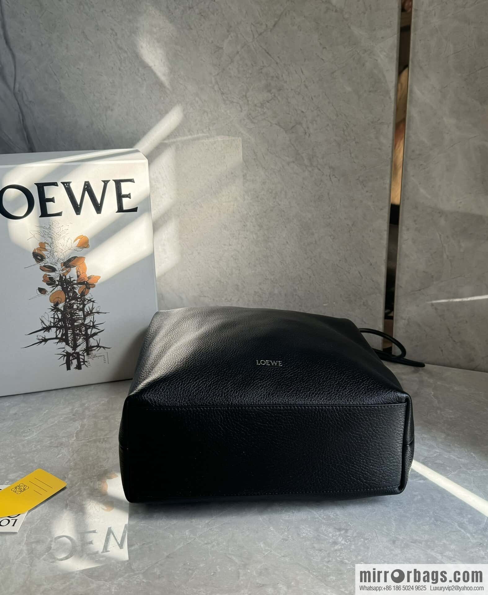 LOEWE Pebble hobo 0905 black