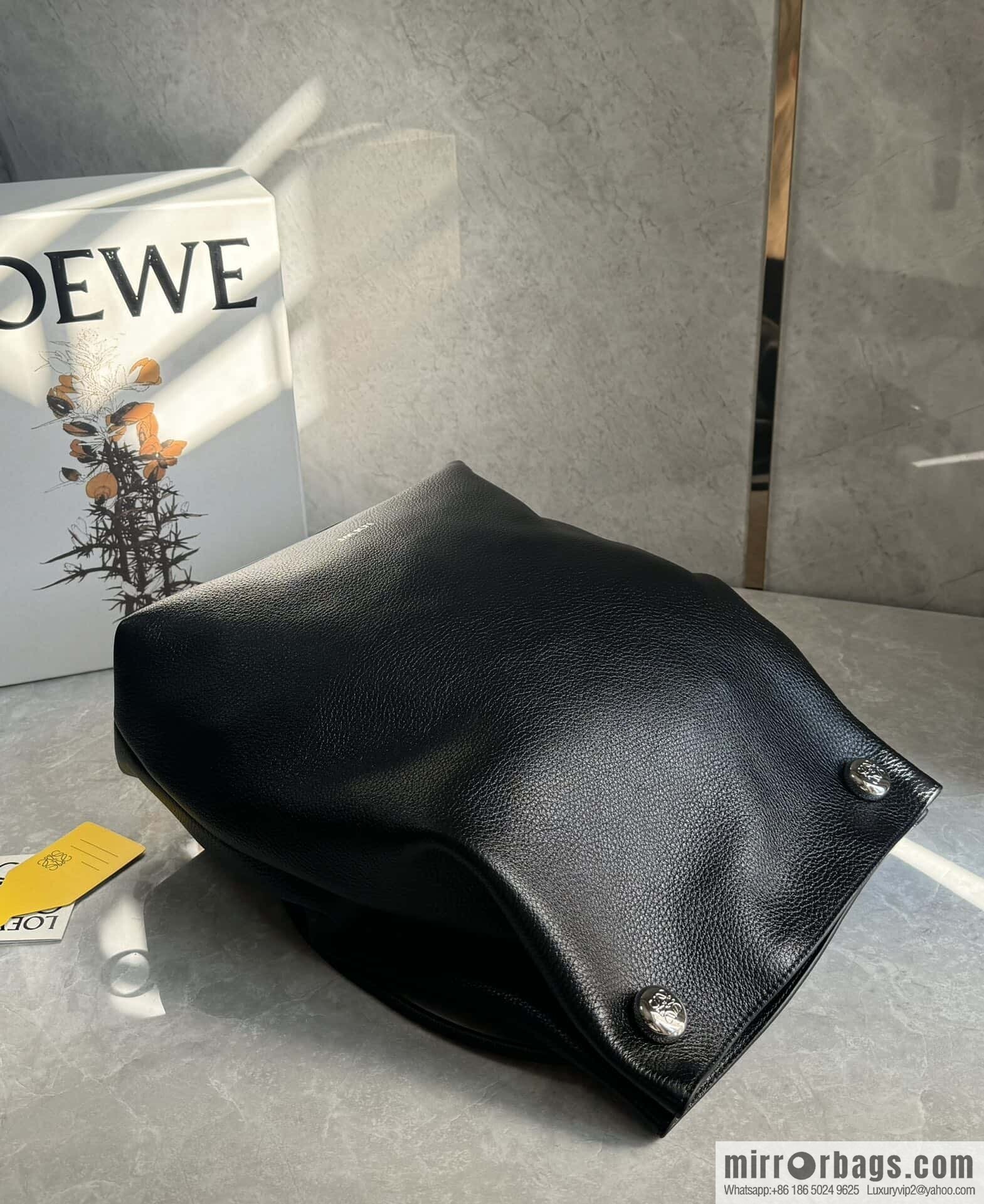 LOEWE Pebble hobo 0905 black