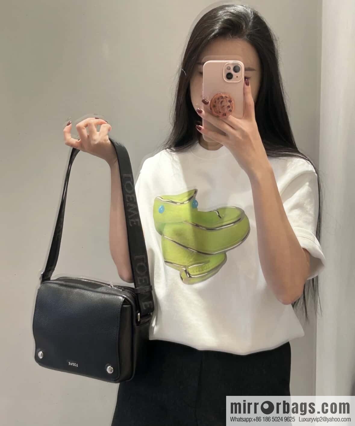 LOEWE Latest | Pebble Messenger Bag 0522 Black