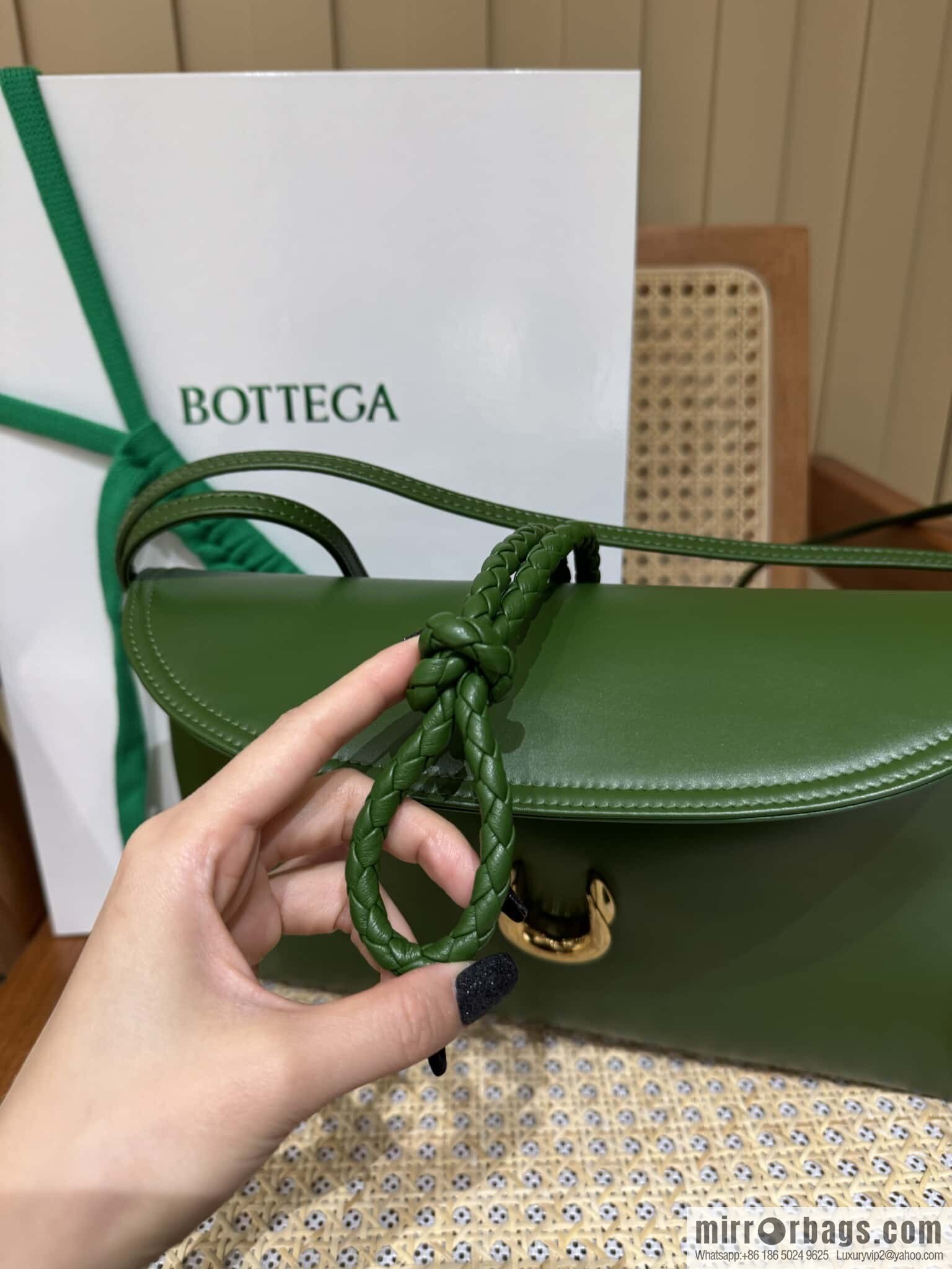 BV Large Liberta Crossbody Bag 806034 Green Pepper Green