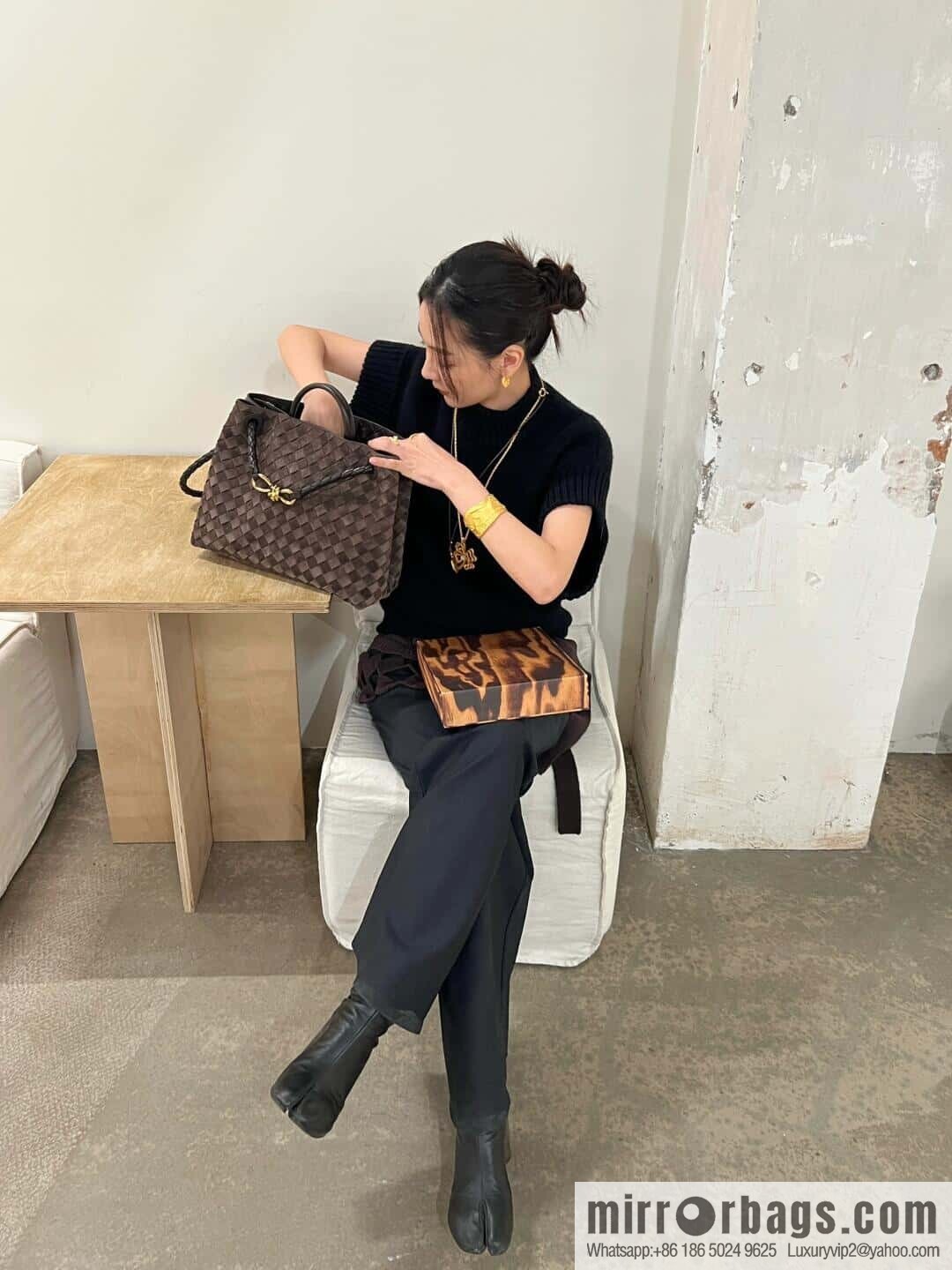 BV Medium Andiamo Tote Bag 766016 Suede Chocolate Brown