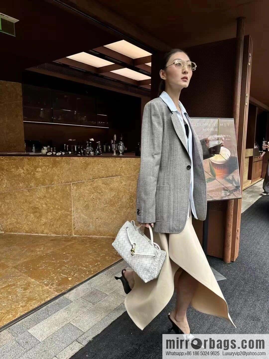 BV small horizontal Andiamond handbag 766010 white
