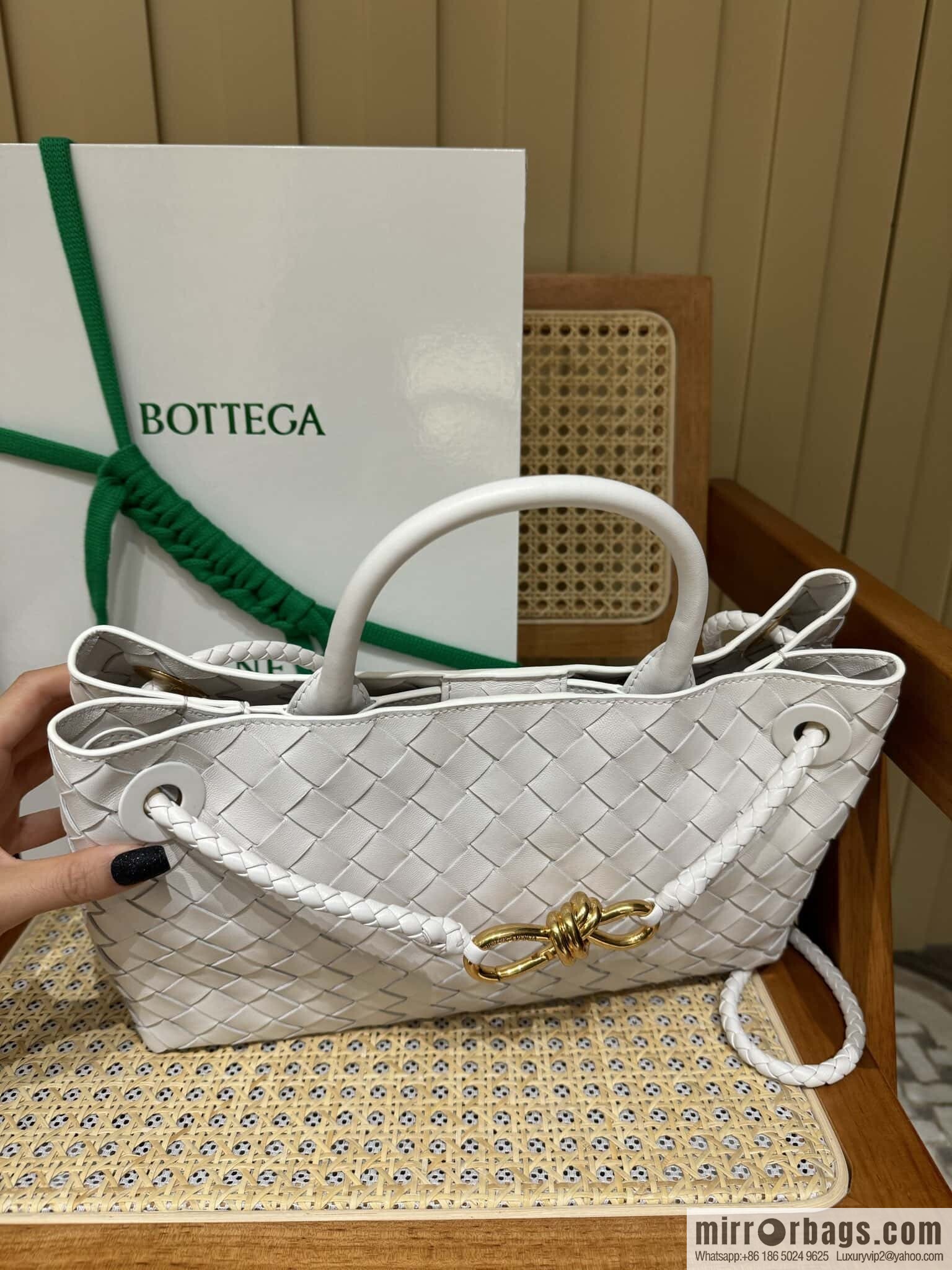 BV small horizontal Andiamond handbag 766010 white