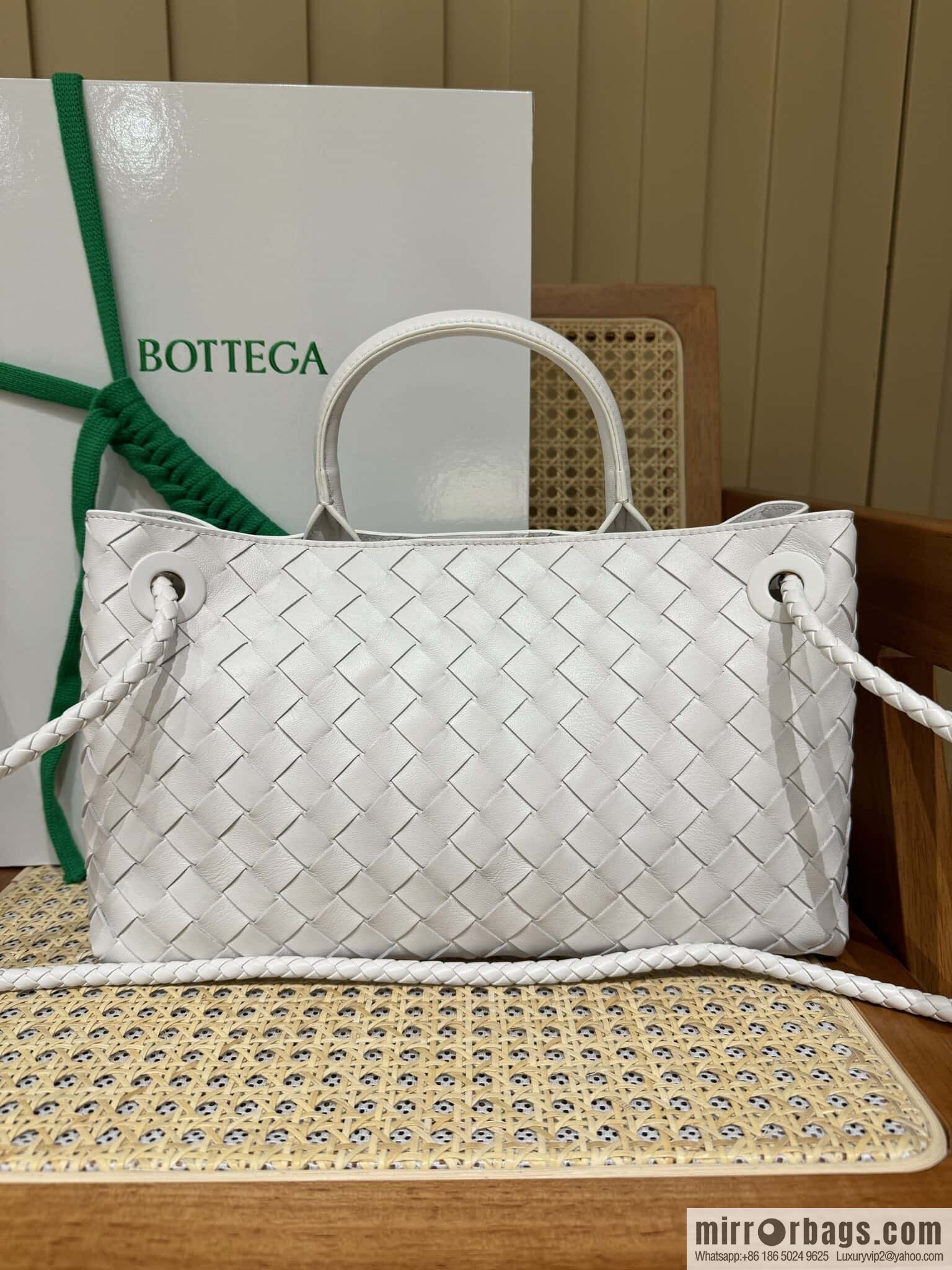 BV small horizontal Andiamond handbag 766010 white