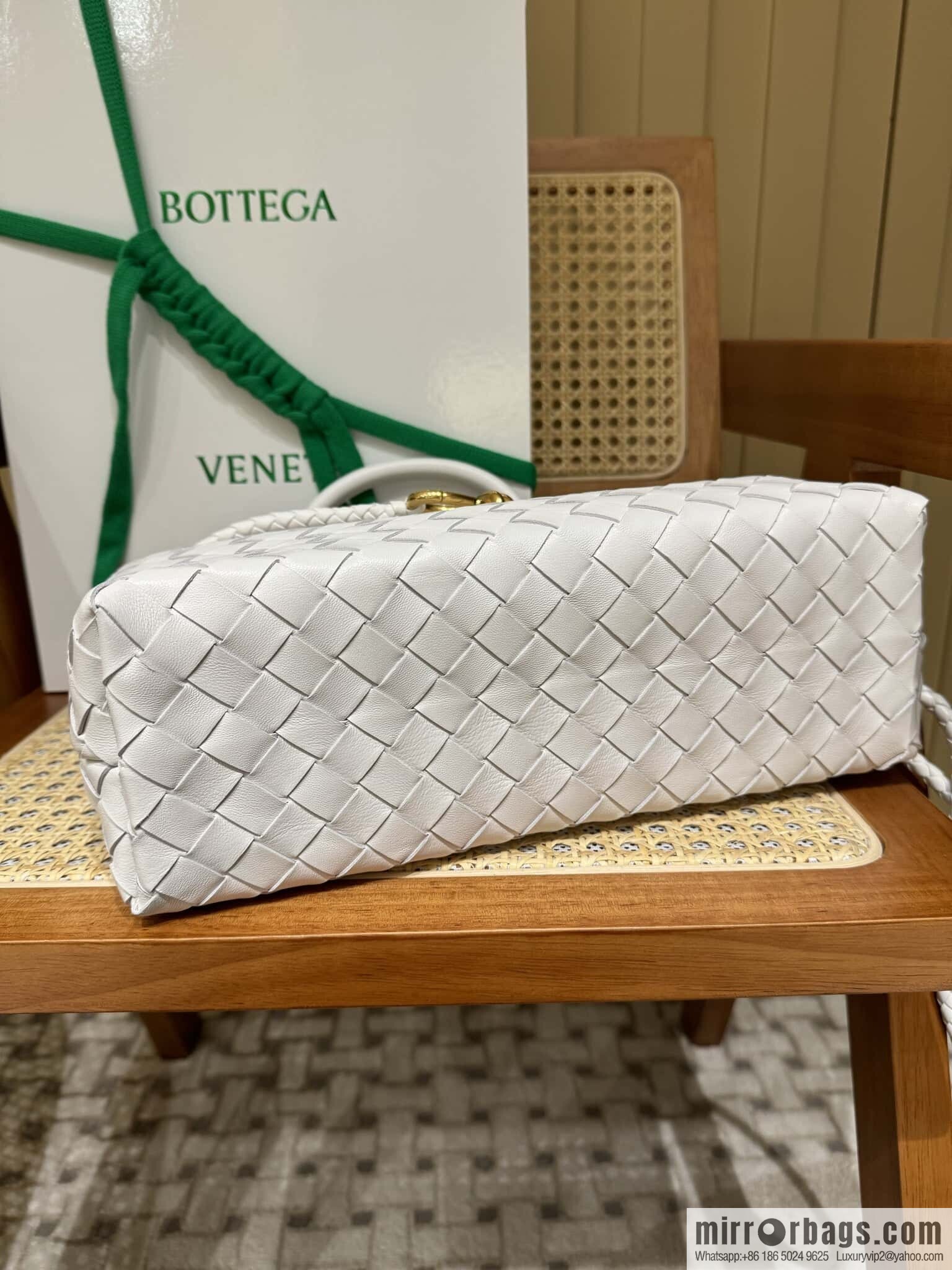 BV small horizontal Andiamond handbag 766010 white