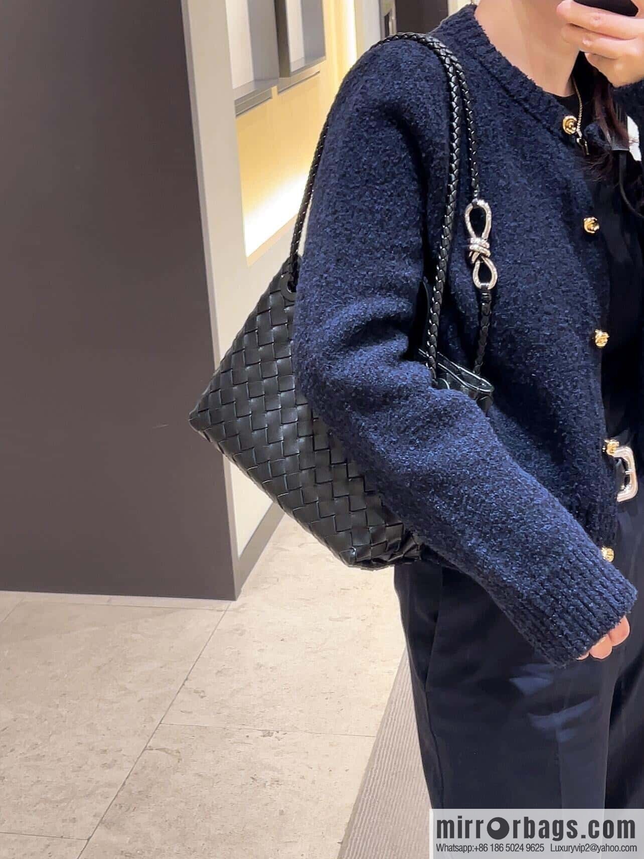 BV 🆕 small Andiamo handbag 766014 black with silver buckle🆕