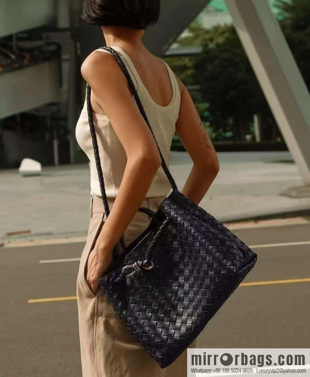 BV 🆕 Medium Andiamo Handbag 766016 Black with Silver Buckle🆕