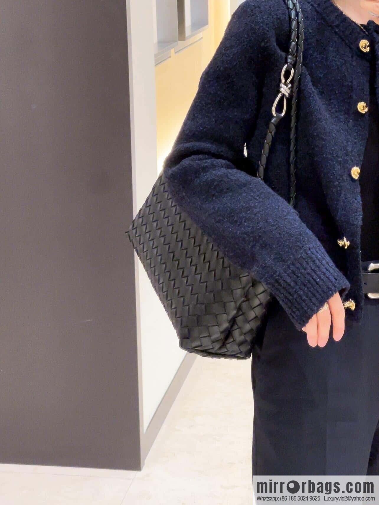 BV 🆕 Medium Andiamo Handbag 766016 Black with Silver Buckle🆕