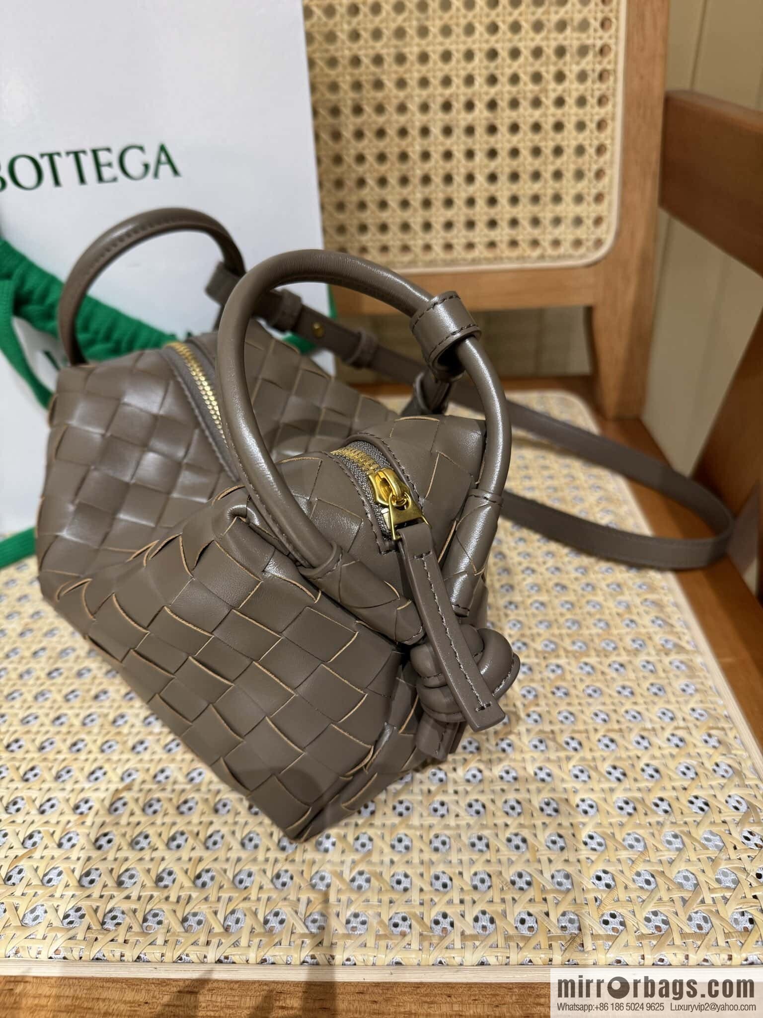 BV Loop Handbag 796615 Pine Cones Brown