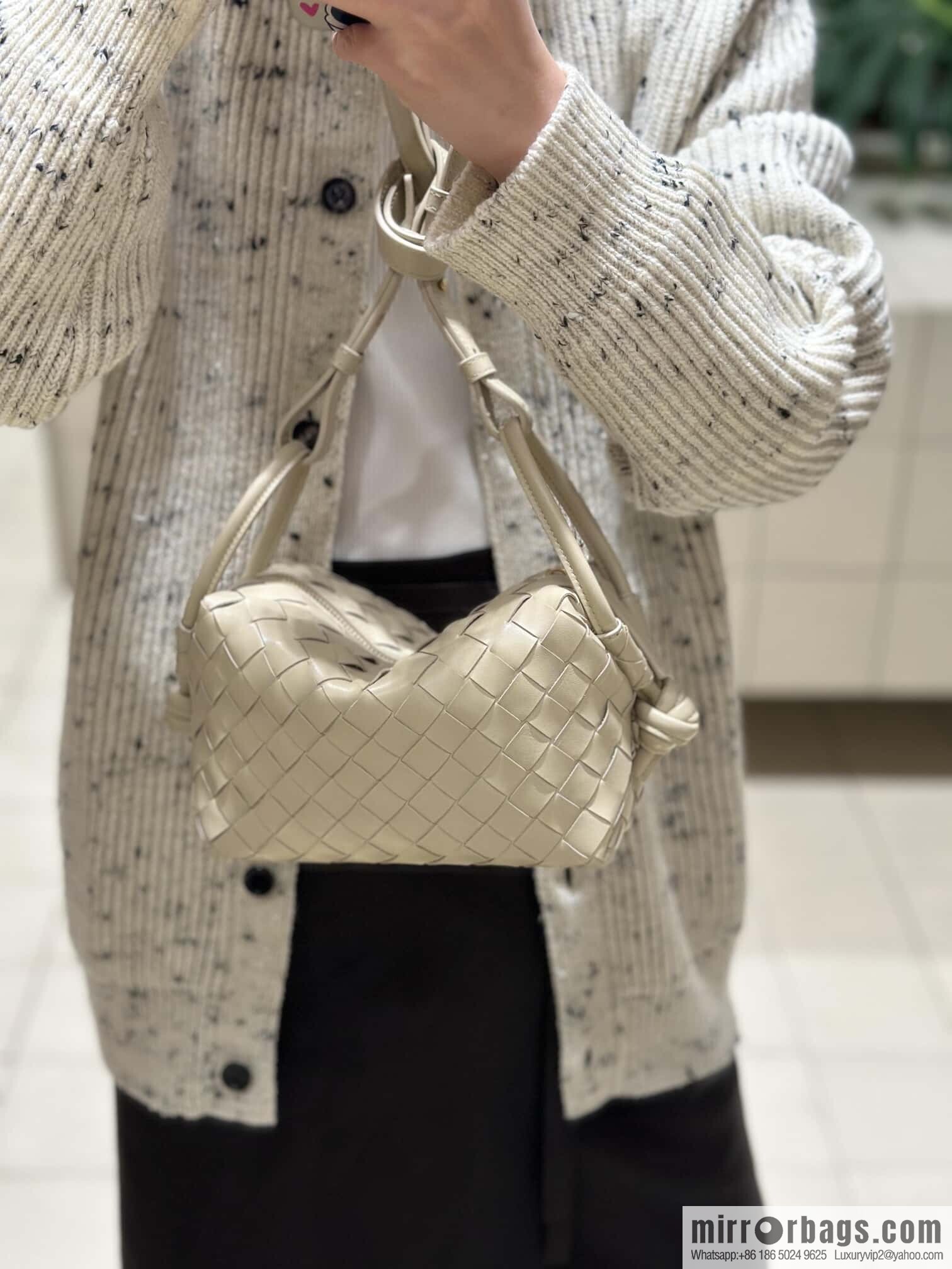 BV Loop Handbag 796615 Whipped Cream Sugar
