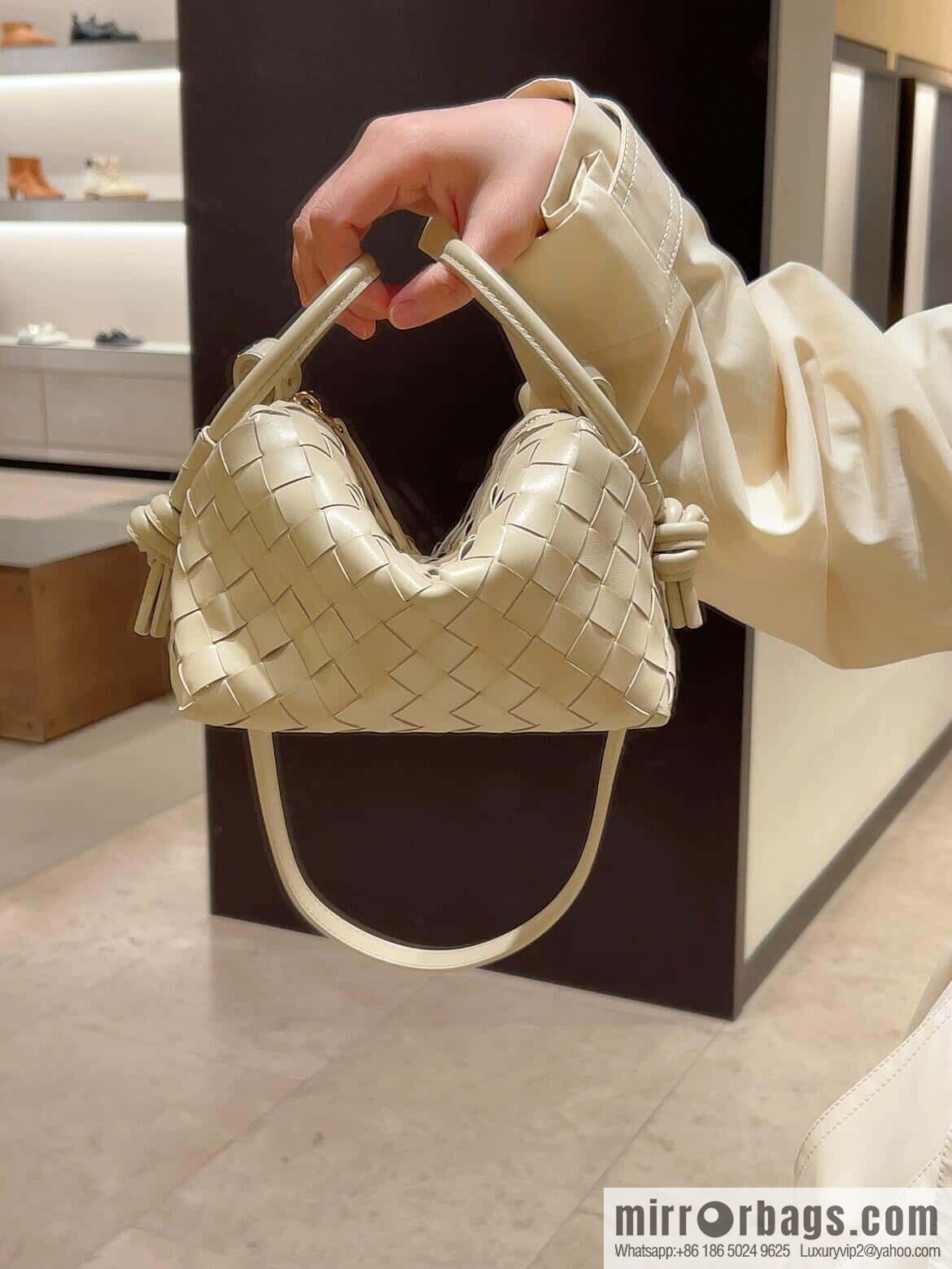 BV Loop Handbag 796615 Whipped Cream Sugar