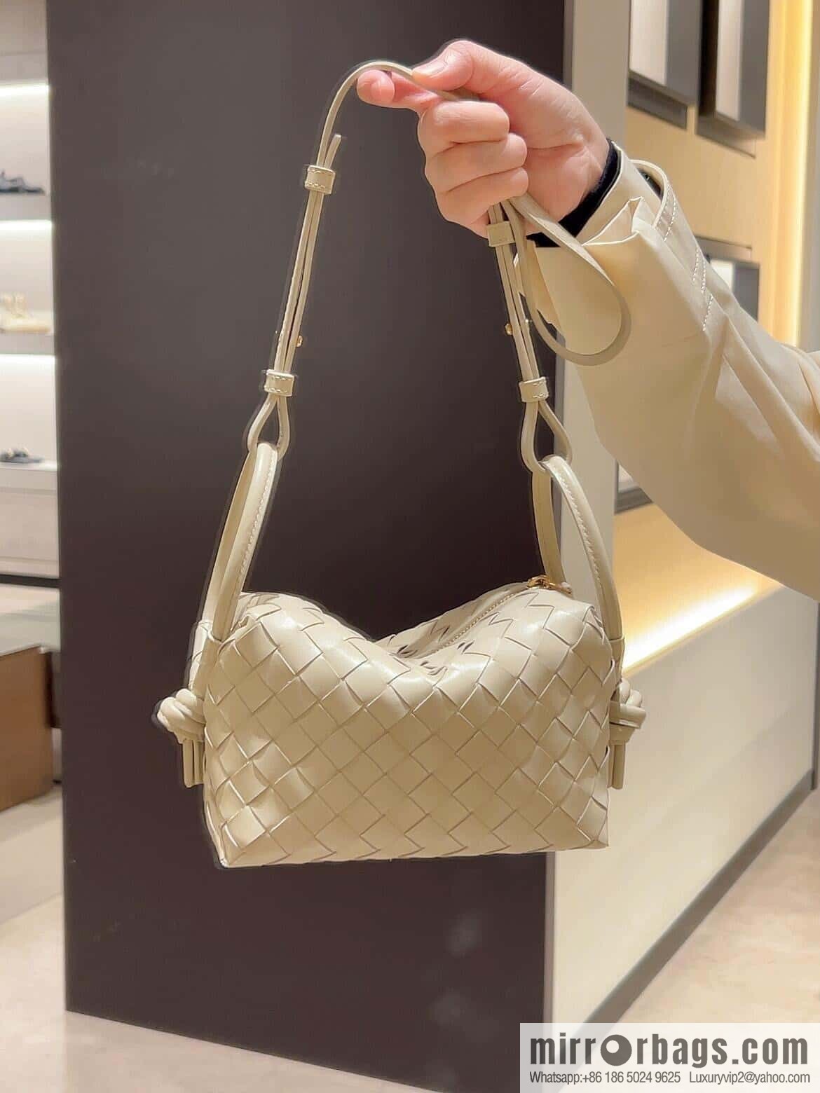 BV Loop Handbag 796615 Whipped Cream Sugar